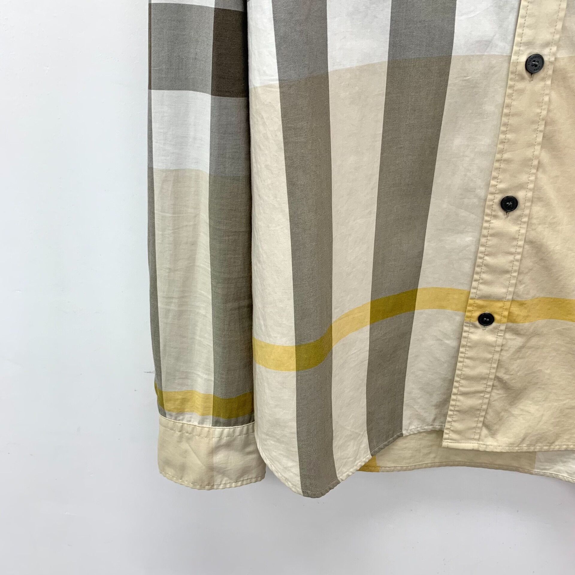 Burberry Burberry Brit Large Check Button Up Shirt L Size US L / EU 52-54 / 3 - 5 Thumbnail