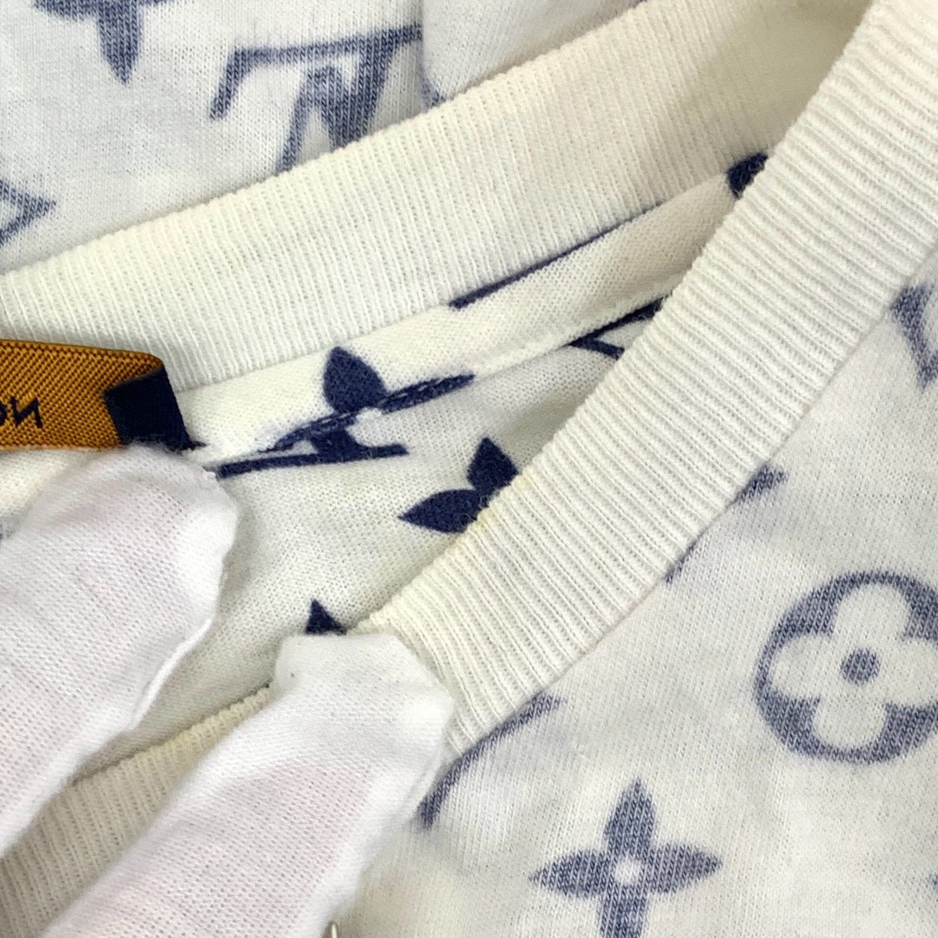Louis Vuitton Louis Vuitton Monogram Chain Detail T-Shirt L Size US L / EU 52-54 / 3 - 9 Thumbnail