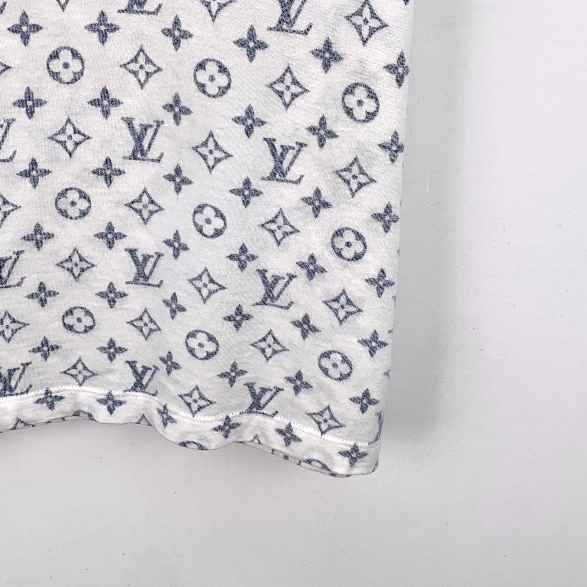 Louis Vuitton Louis Vuitton Monogram Chain Detail T-Shirt L Size US L / EU 52-54 / 3 - 5 Thumbnail