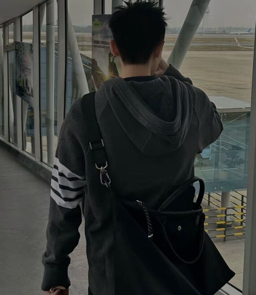 Thom Browne Thom Browne 4-Bar Zip Up Hoodie Size 5 Size US XXL / EU 58 / 5 - 9 Thumbnail