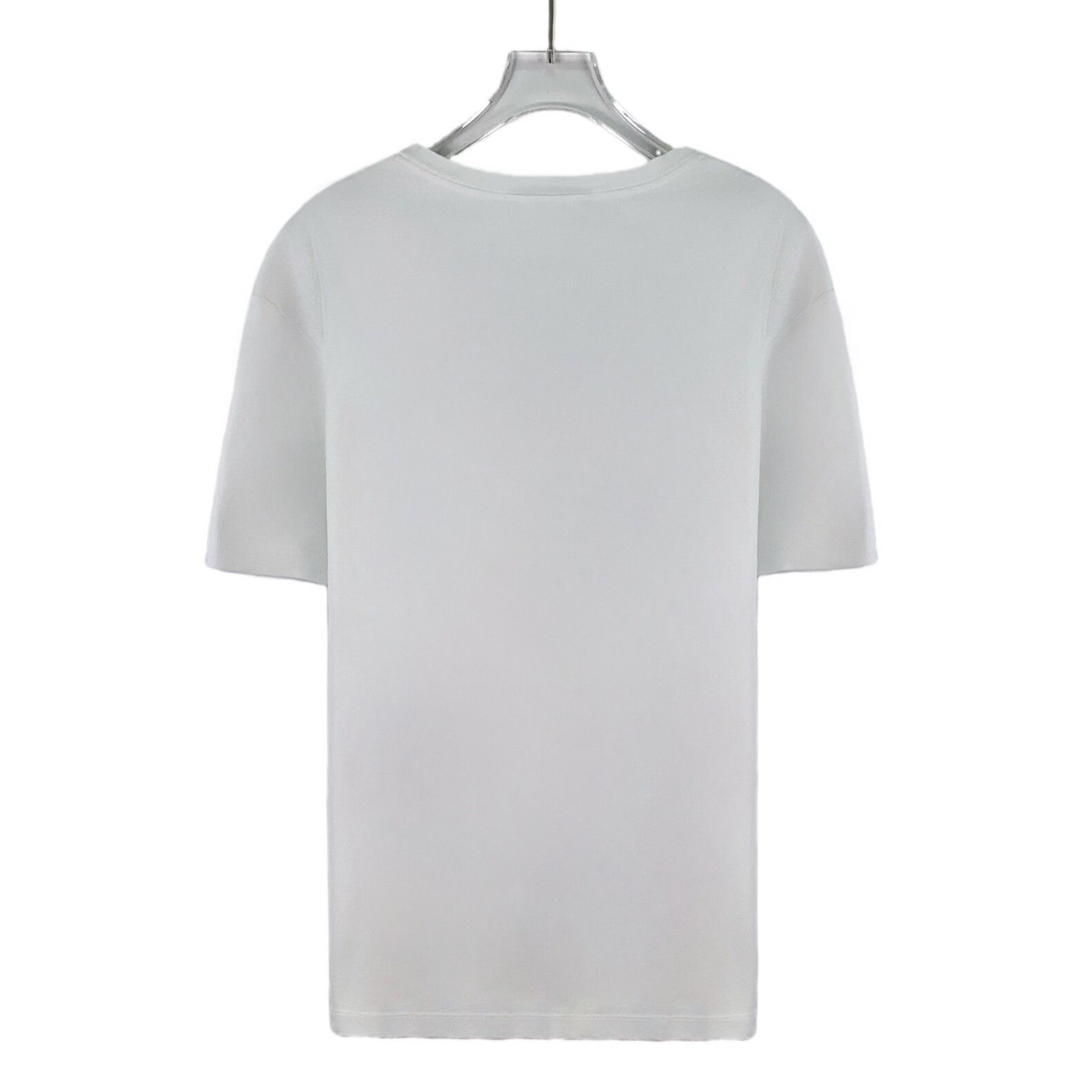 Louis Vuitton Louis Vuitton V Graphic T-Shirt Size M Size US M / EU 48-50 / 2 - 3 Thumbnail