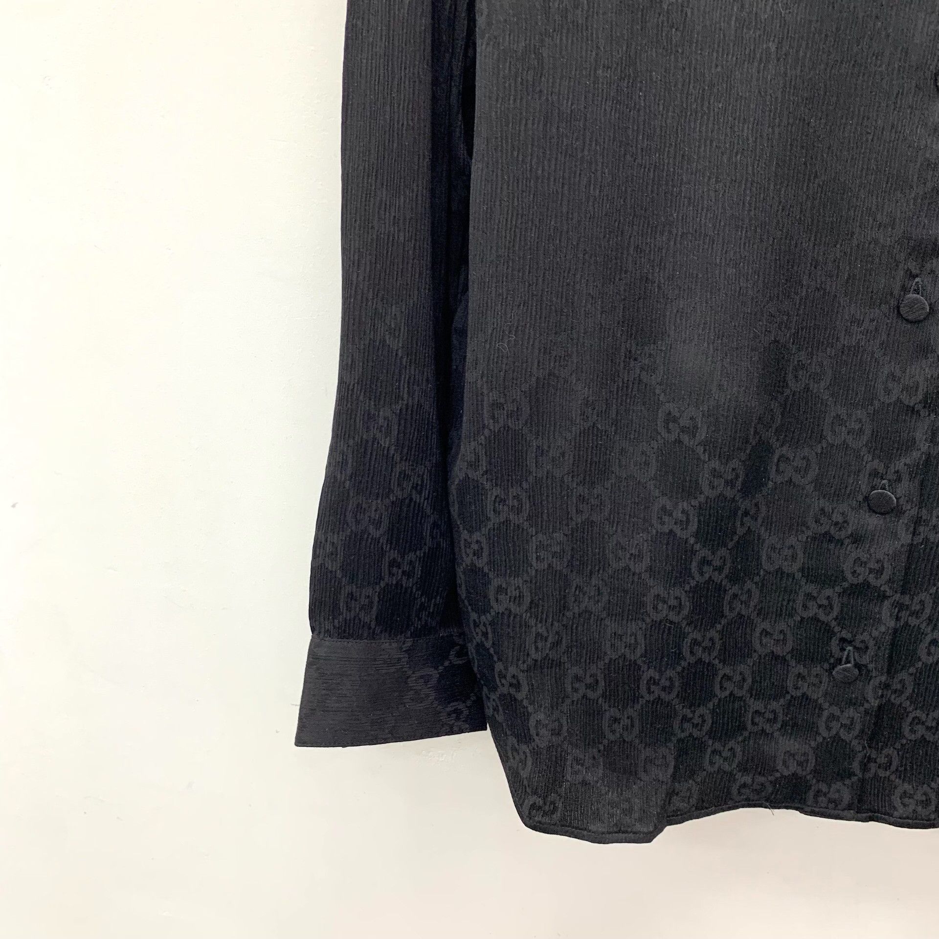 Gucci Gucci Monogram Silk Button Up Shirt Size 40 Size US M / EU 48-50 / 2 - 5 Thumbnail