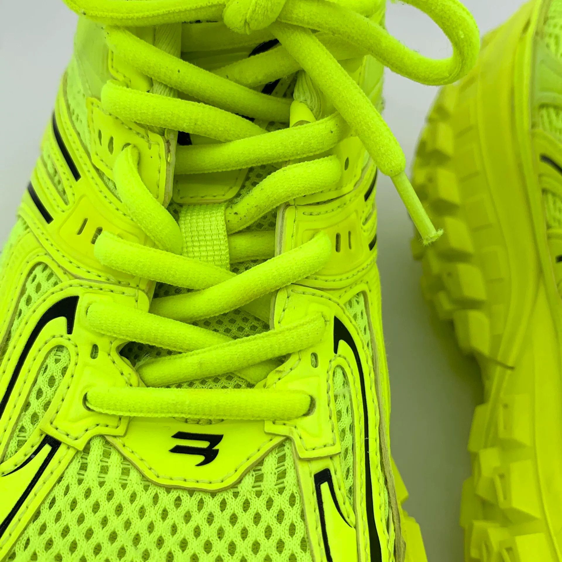 Balenciaga Balenciaga Neon Green Bouncer Sneakers 41 Size US 8 / EU 41 - 9 Thumbnail