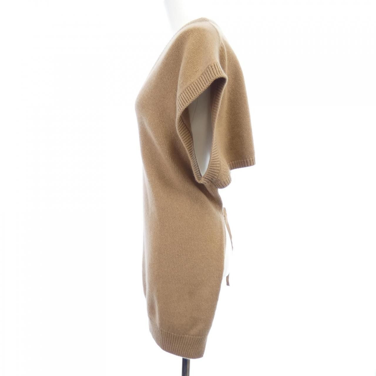 Gucci Gucci Gucci 100 Percent Cashmere Vest Textile Tops 773568XKDUV DUTY FREE for USA Size ONE SIZE - 6 Thumbnail