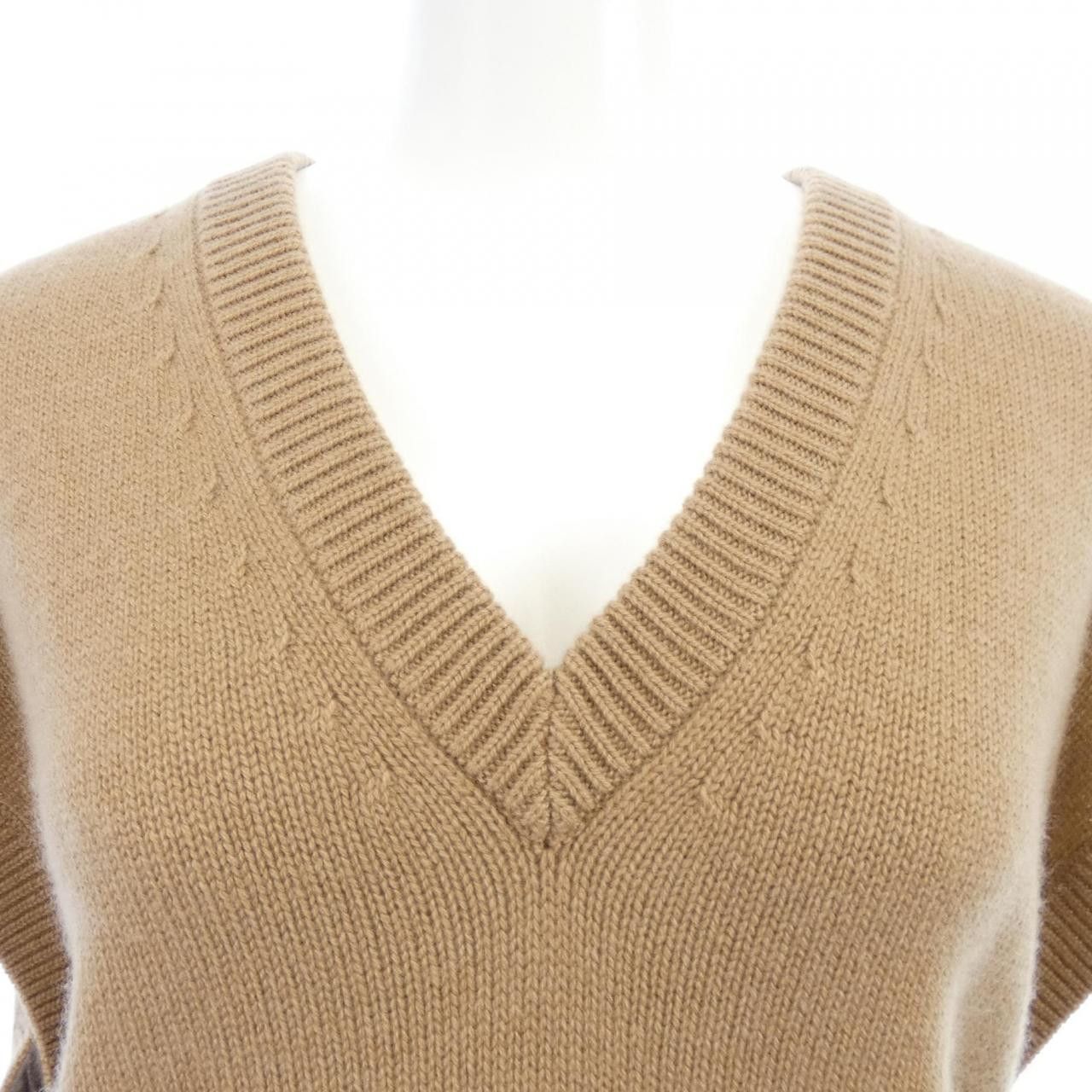 Gucci Gucci Gucci 100 Percent Cashmere Vest Textile Tops 773568XKDUV DUTY FREE for USA Size ONE SIZE - 5 Thumbnail