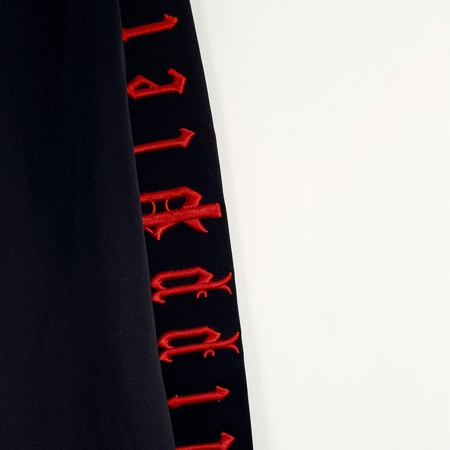 Philipp Plein Philipp Plein Gothic Red Embroidery Jogging Jacket L Size US L / EU 52-54 / 3 - 6 Thumbnail