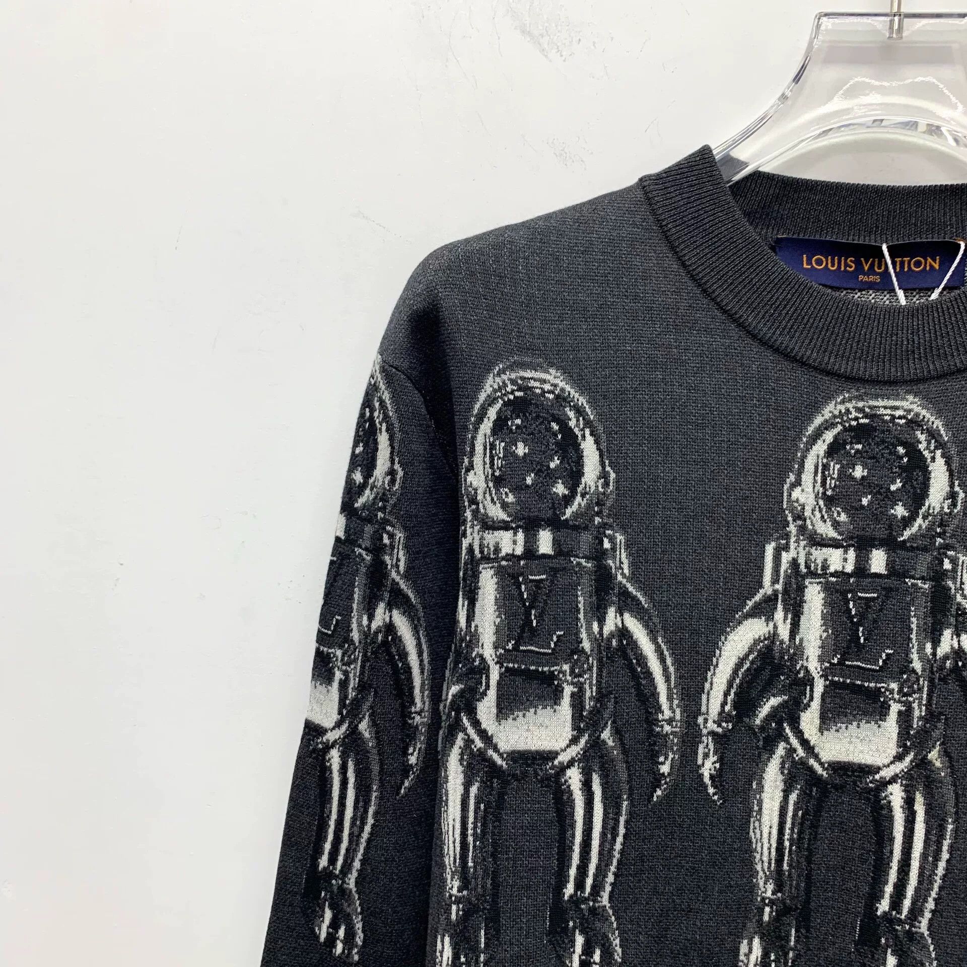 Louis Vuitton Louis Vuitton Astronaut Intarsia Sweatshirt XS Size US XS / EU 42 / 0 - 4 Thumbnail