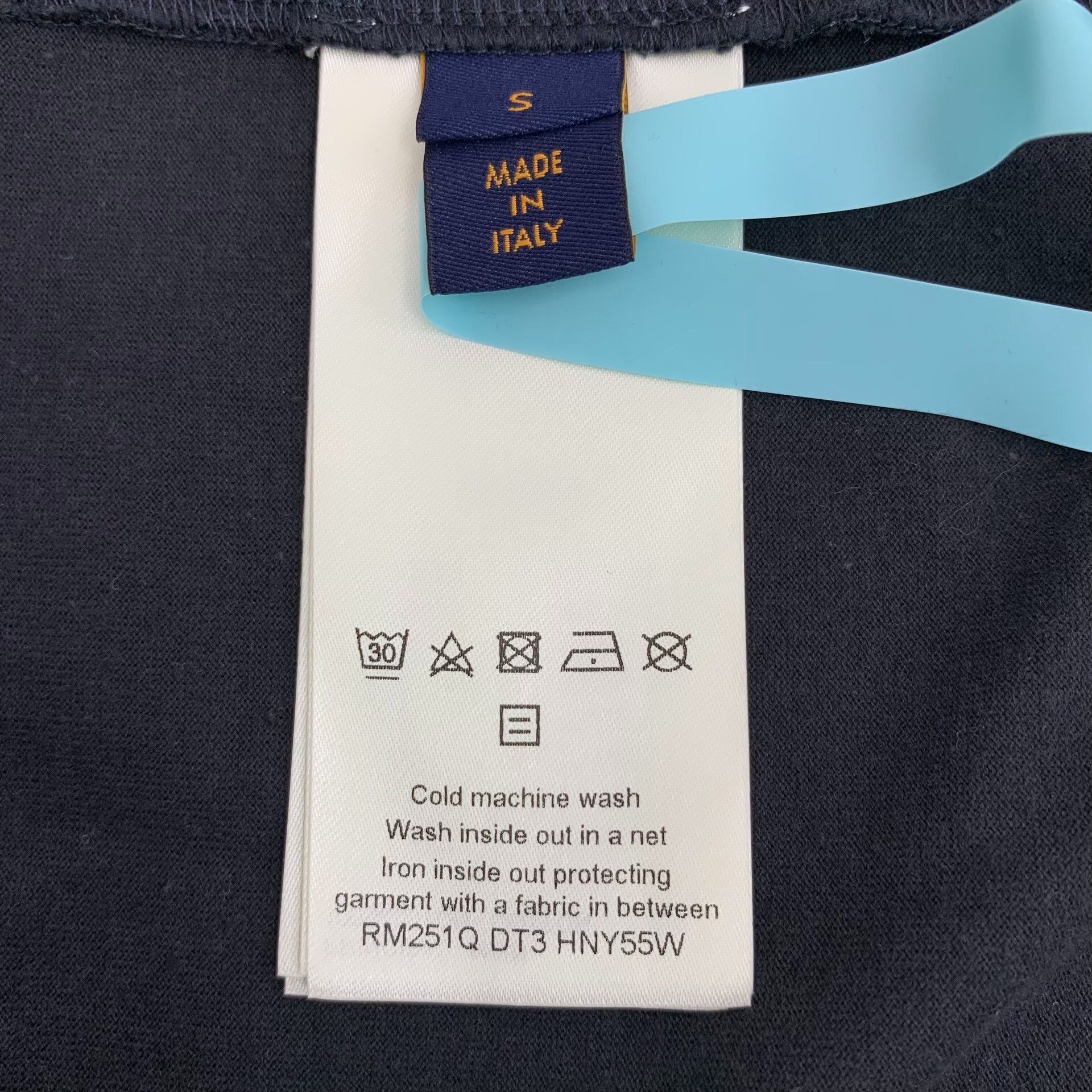Louis Vuitton Louis Vuitton Embossed Logo T-Shirt S Size US S / EU 44-46 / 1 - 8 Thumbnail
