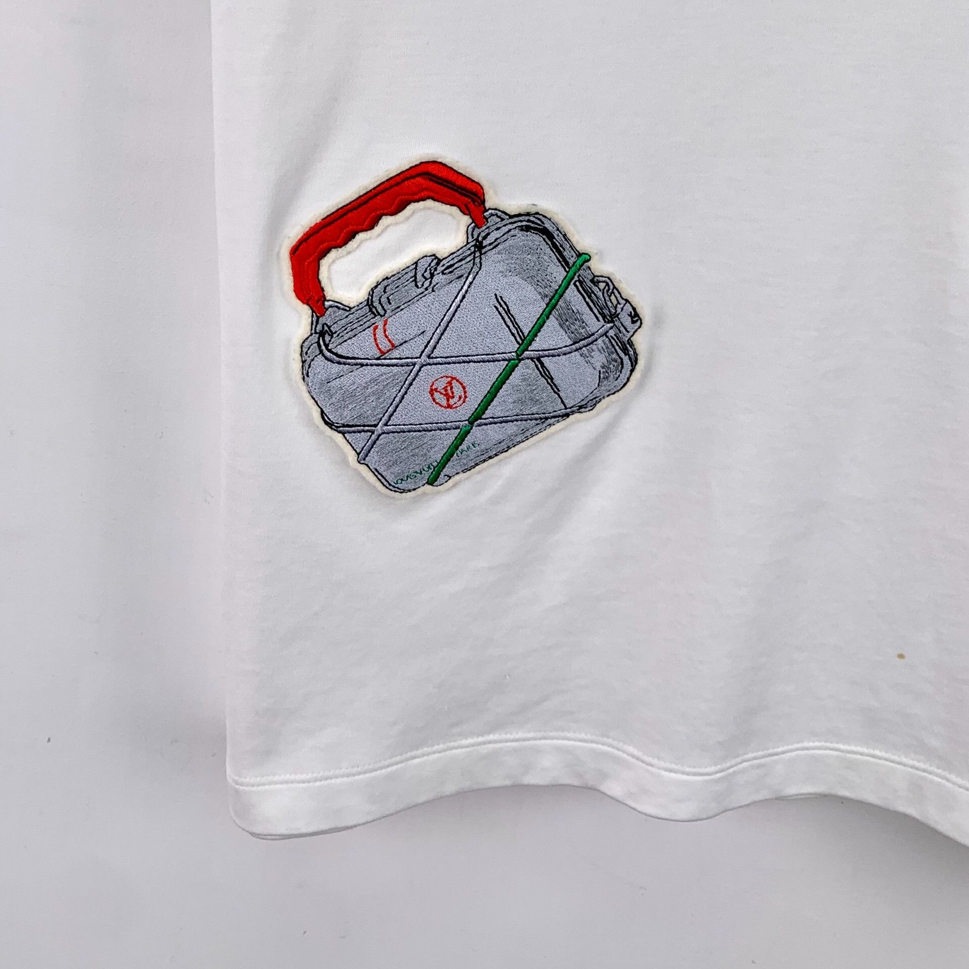 Louis Vuitton Louis Vuitton Embroidered Patch T-Shirt M Size US M / EU 48-50 / 2 - 5 Thumbnail