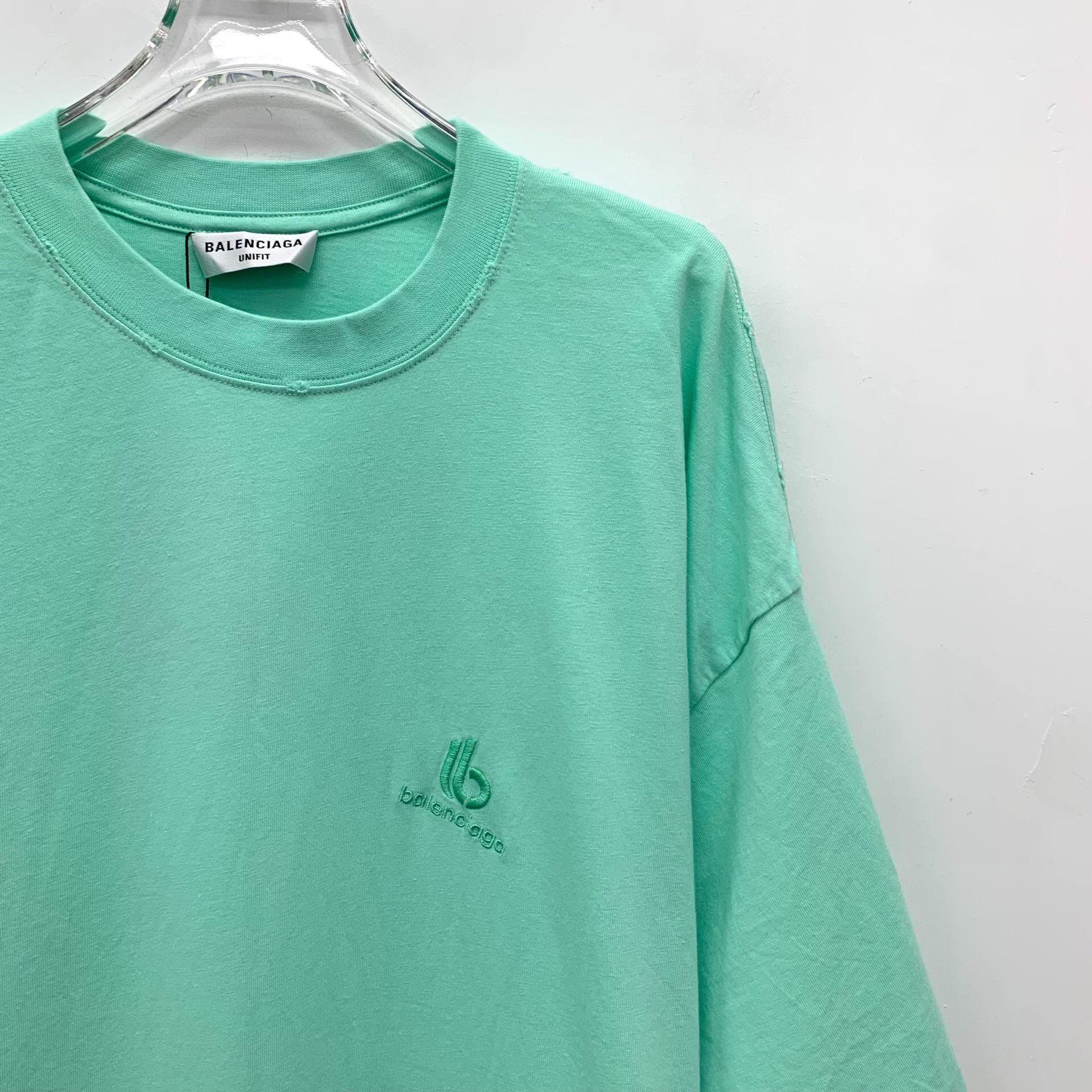 Balenciaga Balenciaga Distressed Embroidered Logo T-Shirt US L Size US L / EU 52-54 / 3 - 4 Thumbnail