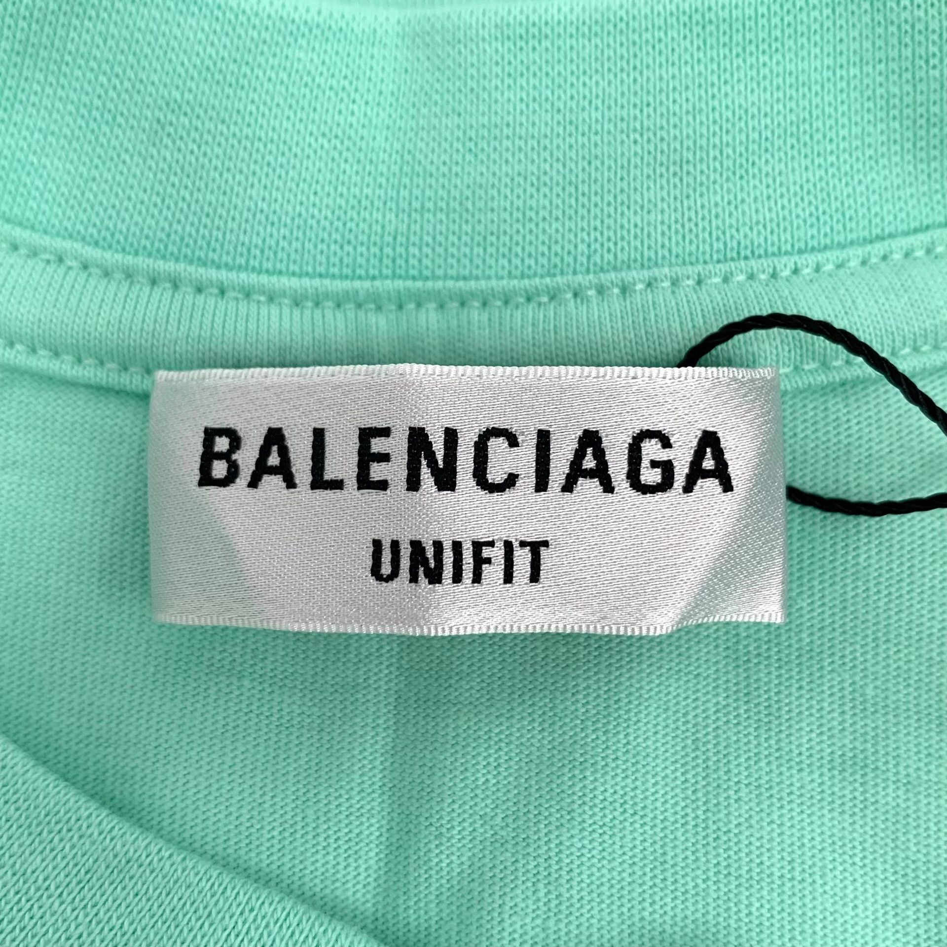 Balenciaga Balenciaga Distressed Embroidered Logo T-Shirt US L Size US L / EU 52-54 / 3 - 6 Thumbnail