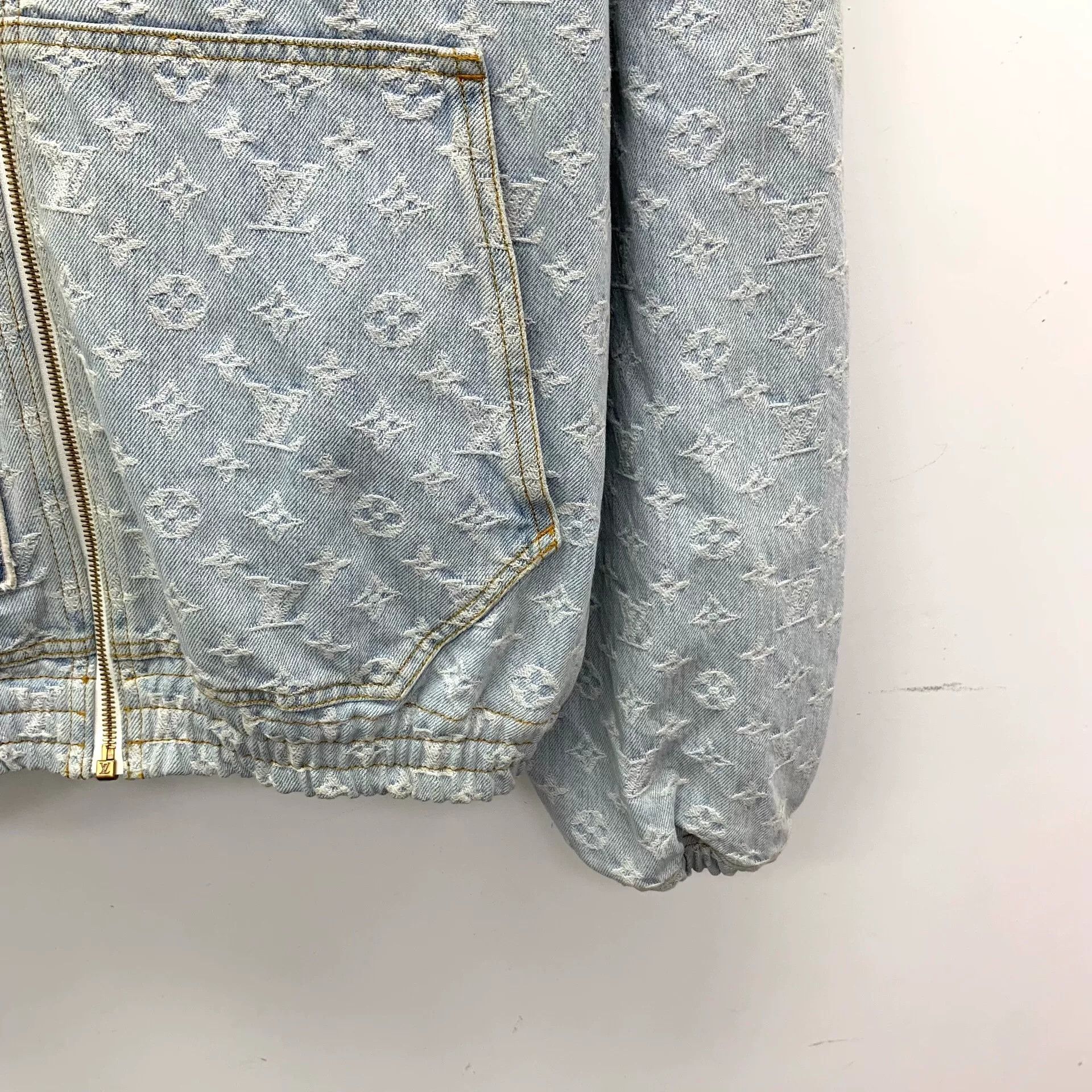 Louis Vuitton Louis Vuitton x NBA Monogram Denim Hoodie Jacket Size 52 Size US L / EU 52-54 / 3 - 5 Thumbnail