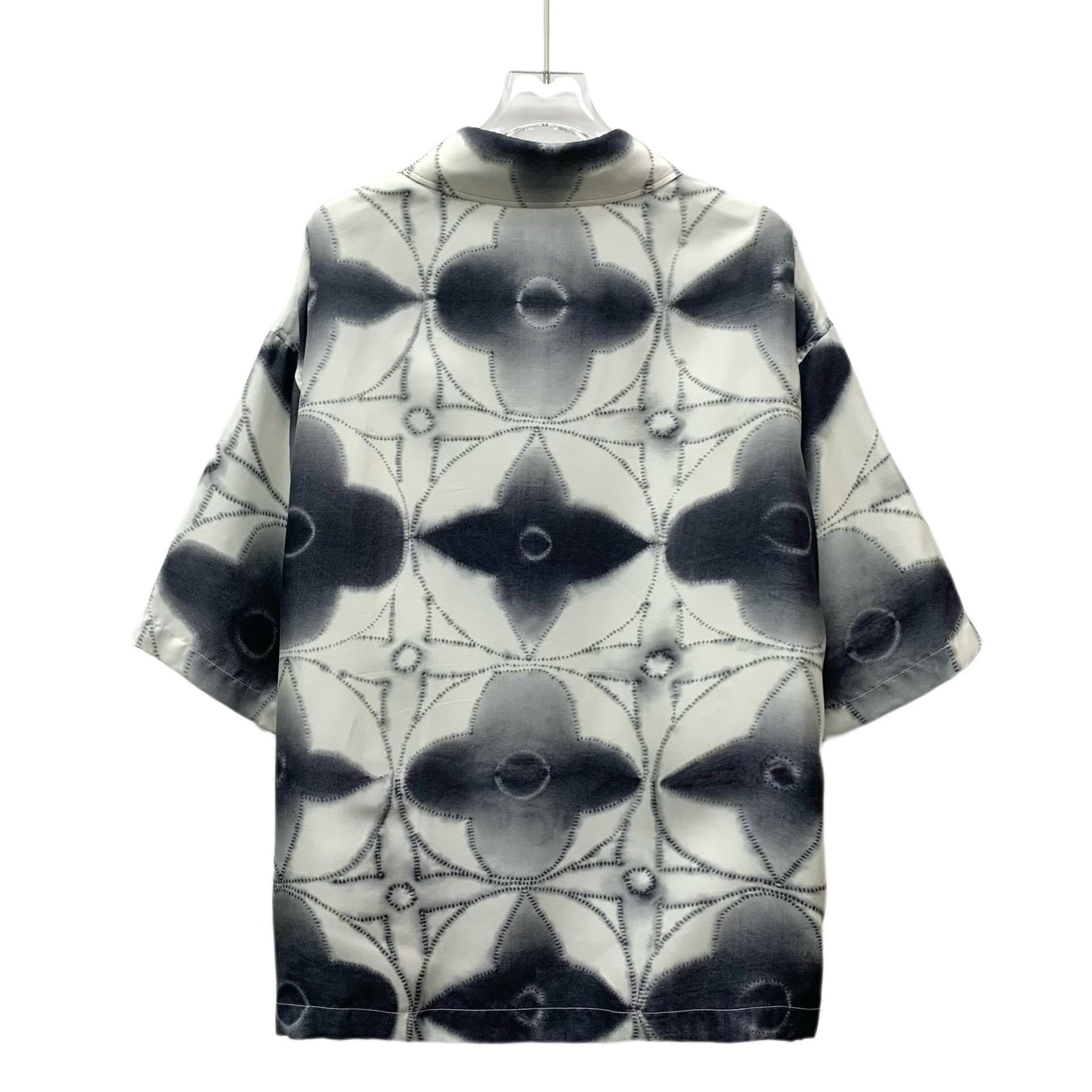 Louis Vuitton Louis Vuitton Monogram Print Short Sleeve Shirt Size M Size US M / EU 48-50 / 2 - 3 Thumbnail