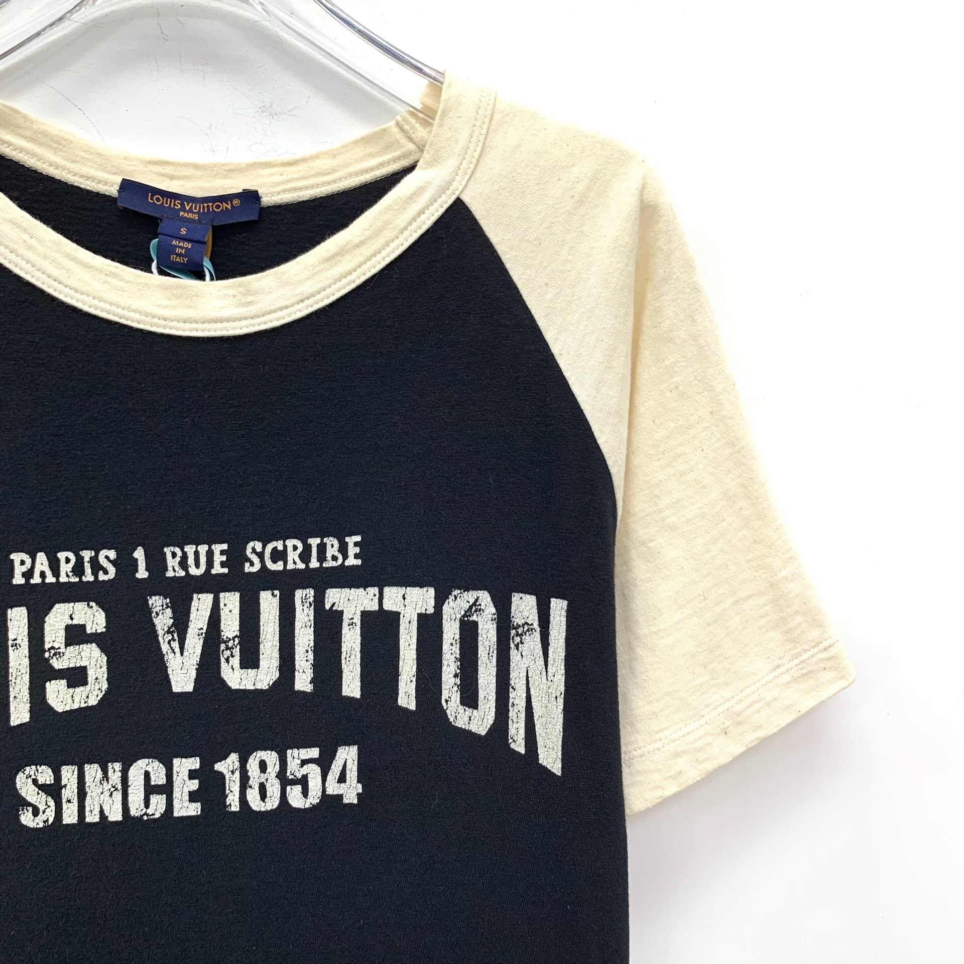 Louis Vuitton Louis Vuitton Two-Tone Logo Raglan T-Shirt S Size US S / EU 44-46 / 1 - 4 Thumbnail