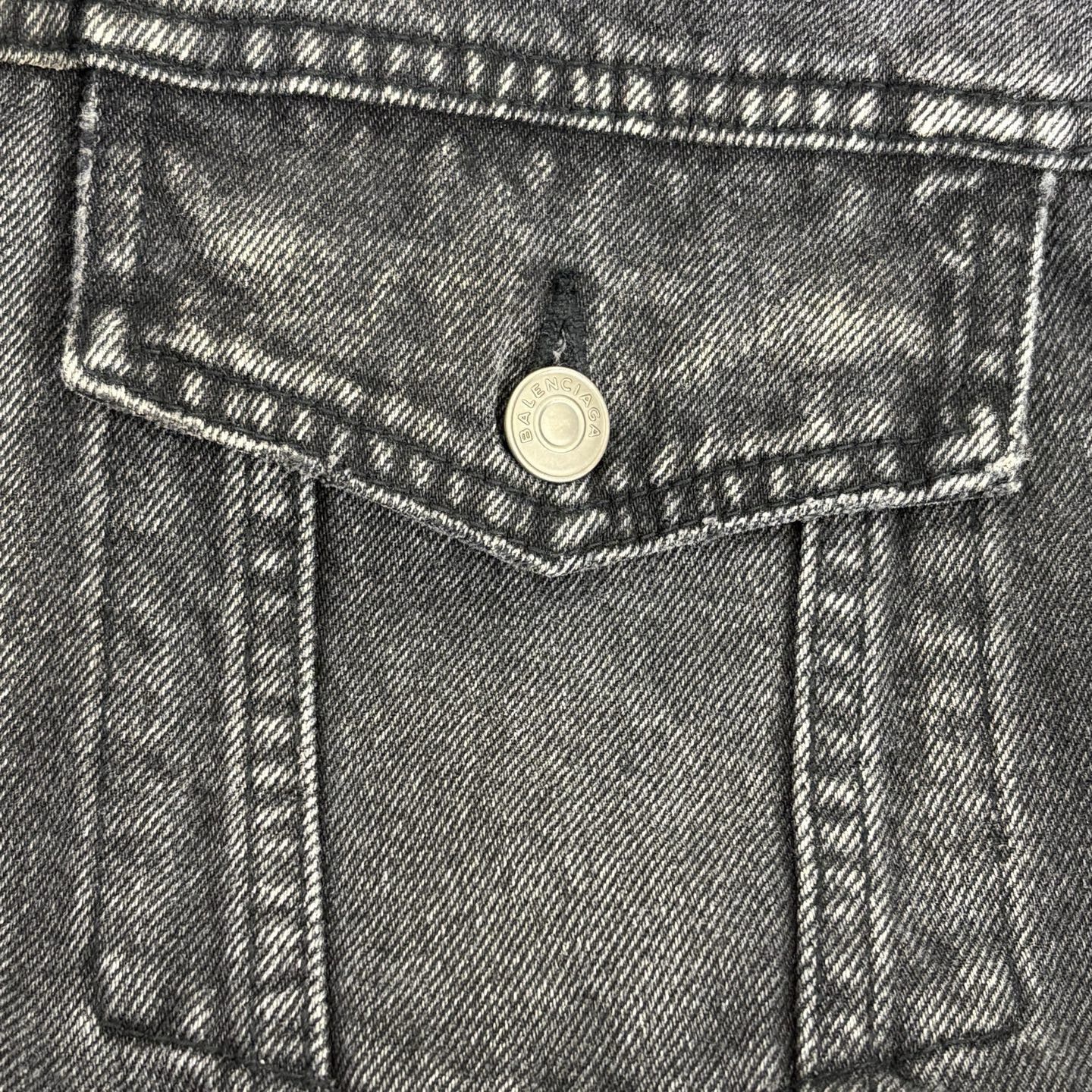 Balenciaga Balenciaga Logo Back Denim Jacket US S Size US S / EU 44-46 / 1 - 8 Thumbnail