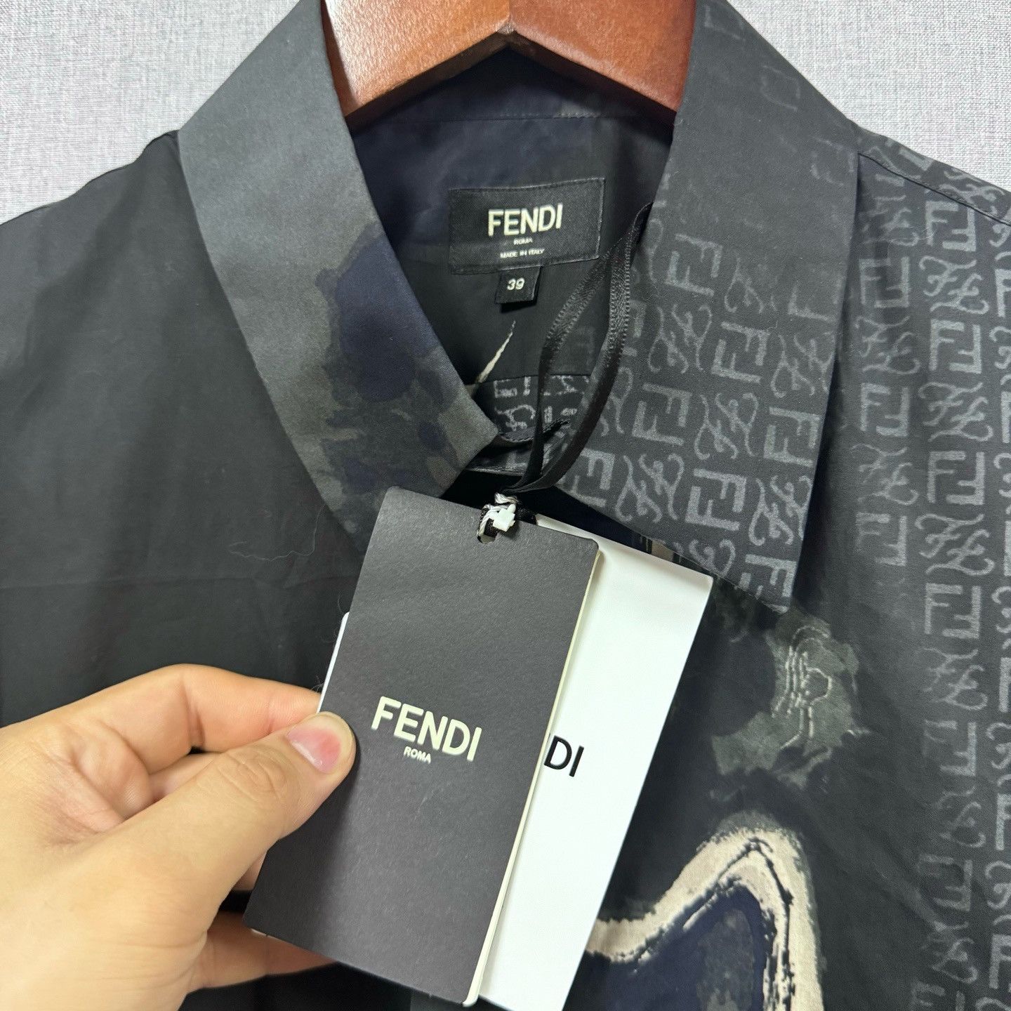 Fendi Fendi FF Logo Print Short Sleeve Shirt 39 Size US M / EU 48-50 / 2 - 5 Thumbnail