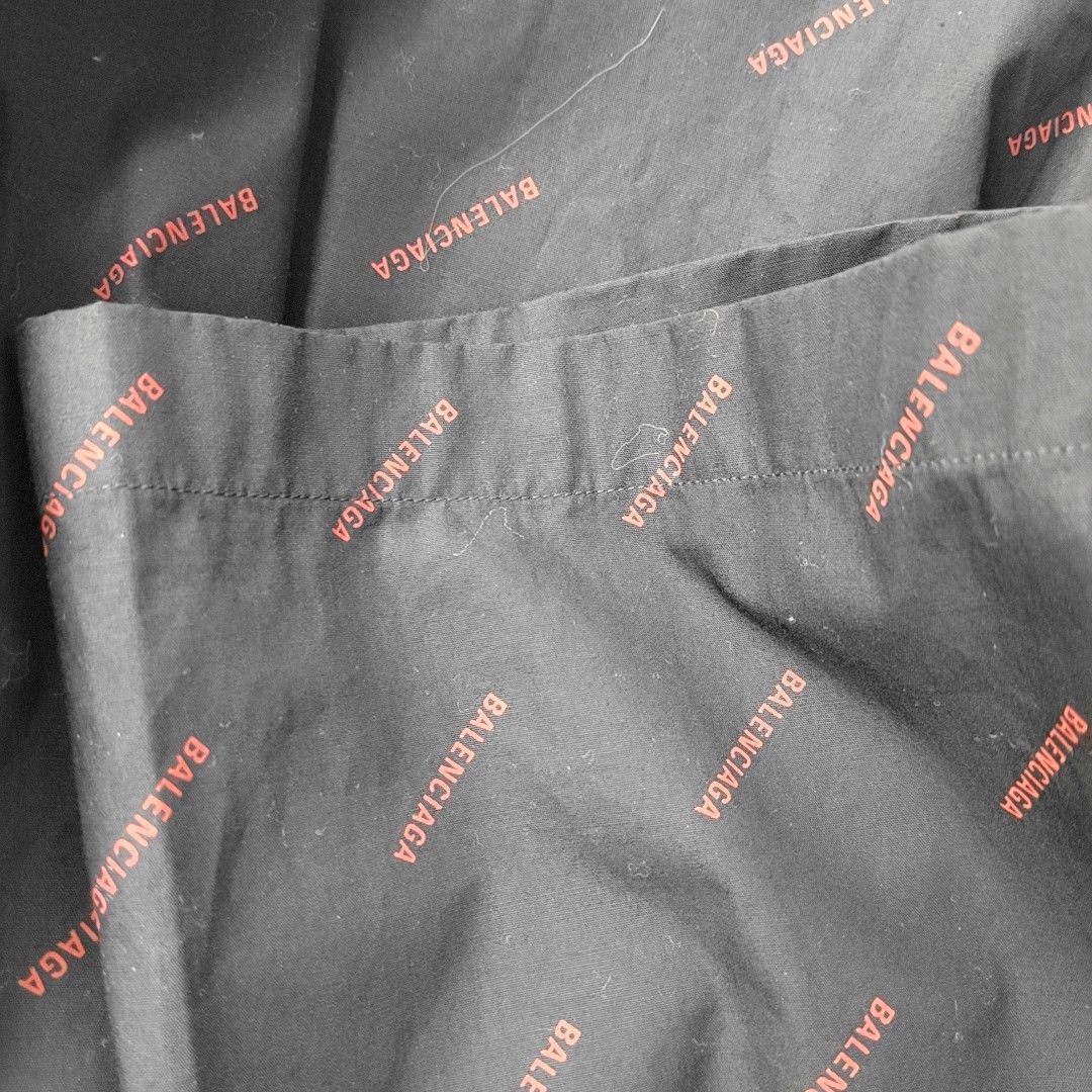 Balenciaga Balenciaga All-Over Logo Short Sleeve Shirt 39 Size US M / EU 48-50 / 2 - 8 Thumbnail