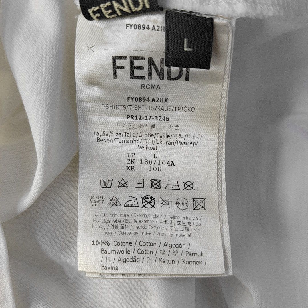 Fendi Fendi Graphic Patch White T-Shirt L Size US L / EU 52-54 / 3 - 5 Thumbnail