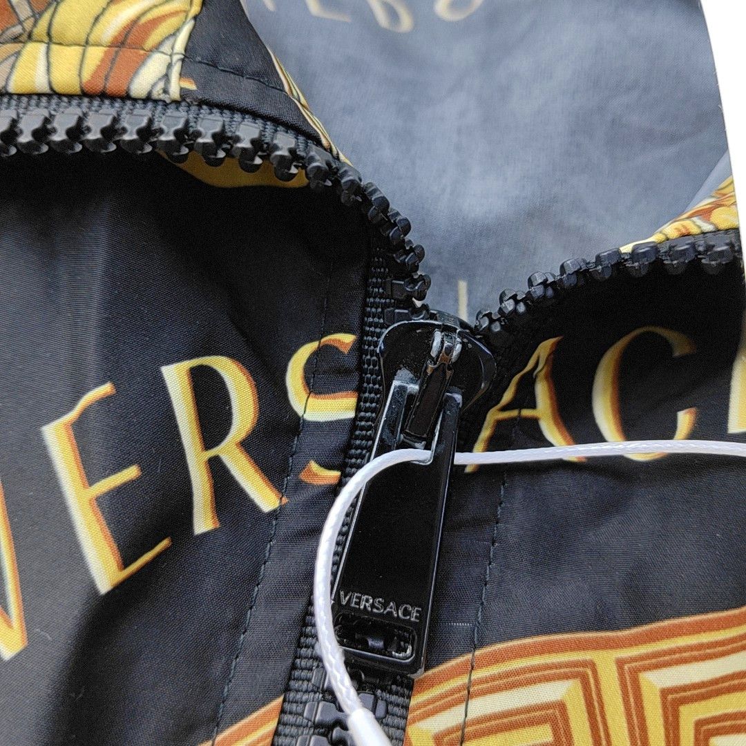 Versace Versace Medusa Head Print Light Jacket L Size US L / EU 52-54 / 3 - 6 Thumbnail