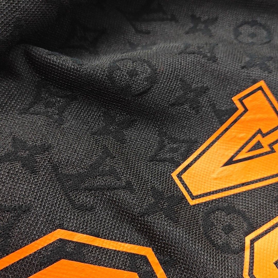 Louis Vuitton Louis Vuitton Monogram Orange Print T-Shirt Size 4L Size US XXL / EU 58 / 5 - 7 Thumbnail