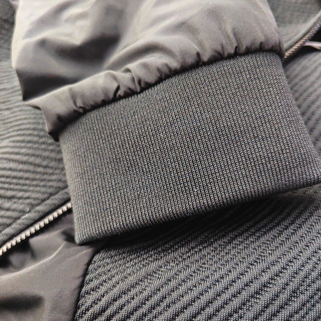 Louis Vuitton LOUIS VUITTON Textured Nylon Zip Hoodie Size L Size US L / EU 52-54 / 3 - 7 Thumbnail