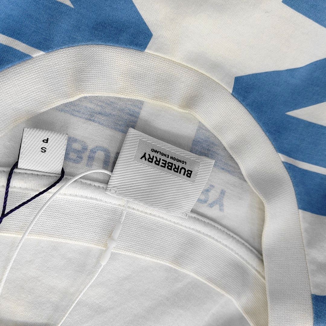 Burberry Burberry Universal Passport Graphic T-Shirt S Size US S / EU 44-46 / 1 - 6 Thumbnail