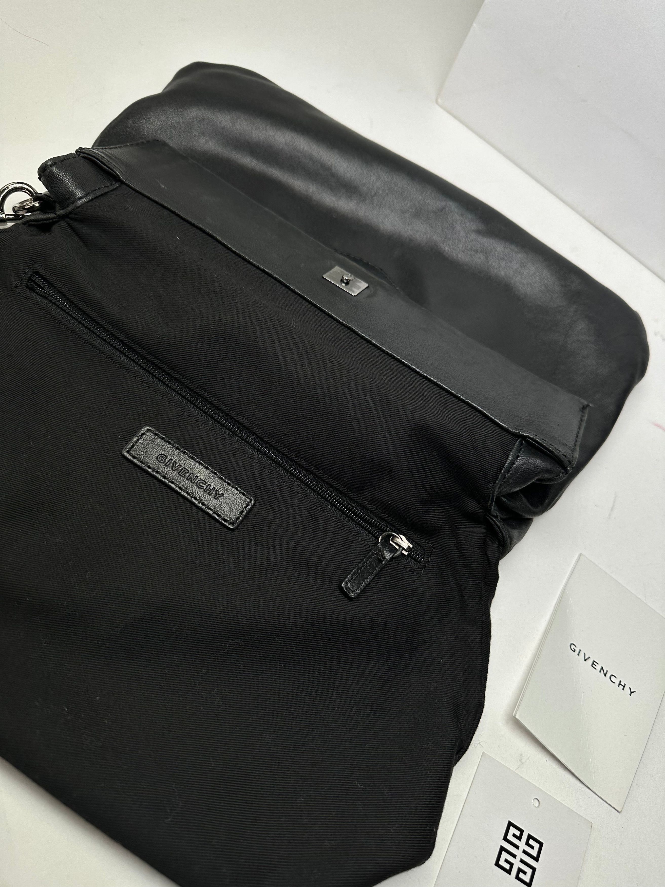 Givenchy Vintage Avantgarde Leather Clutch Black Size ONE SIZE - 4 Thumbnail