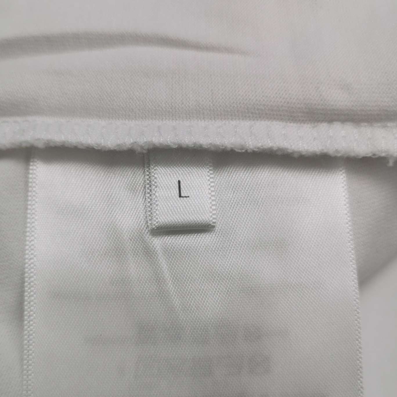 Givenchy Givenchy Paris Crest Logo T-Shirt L Size US L / EU 52-54 / 3 - 7 Thumbnail