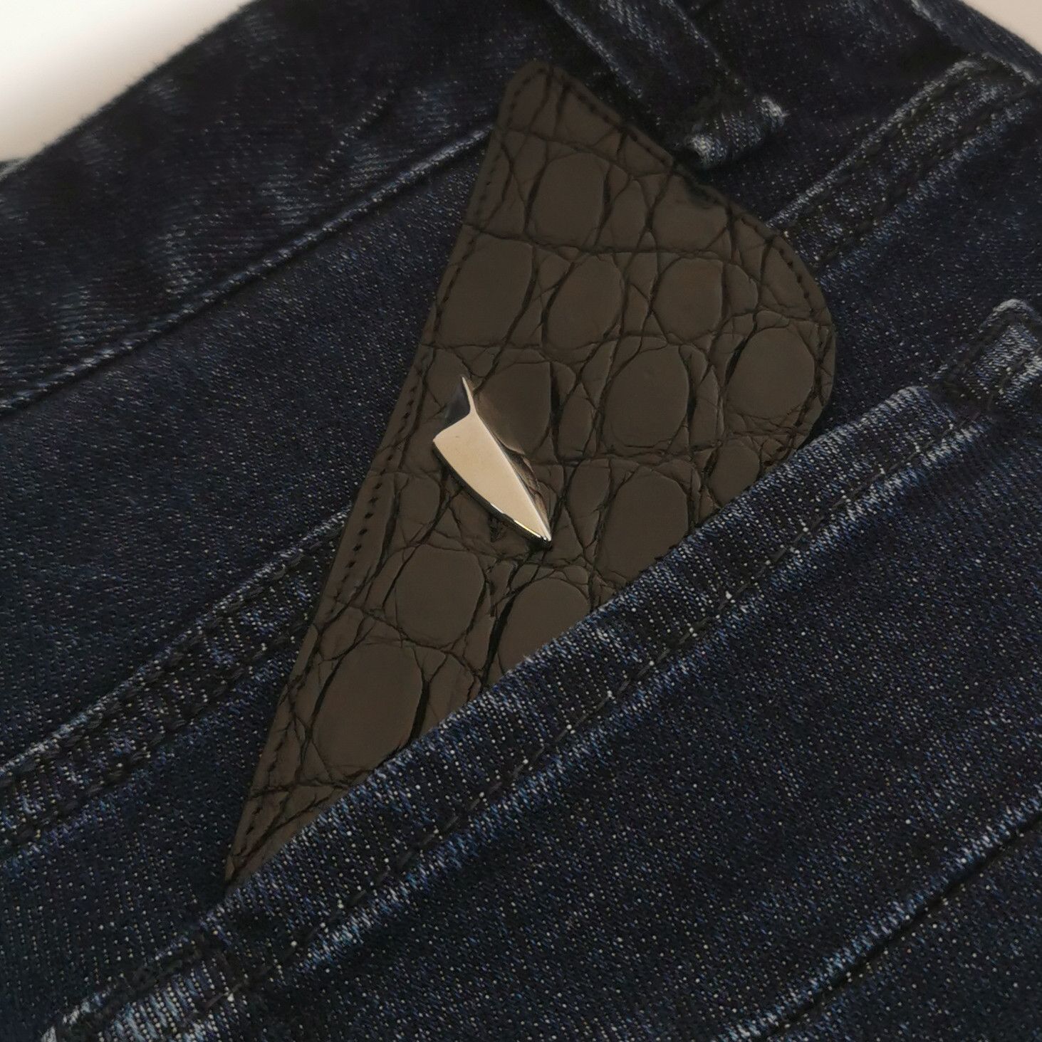 Fendi Fendi Crocodile Detail Denim Jeans Size 30 Size US 30 / EU 46 - 4 Thumbnail
