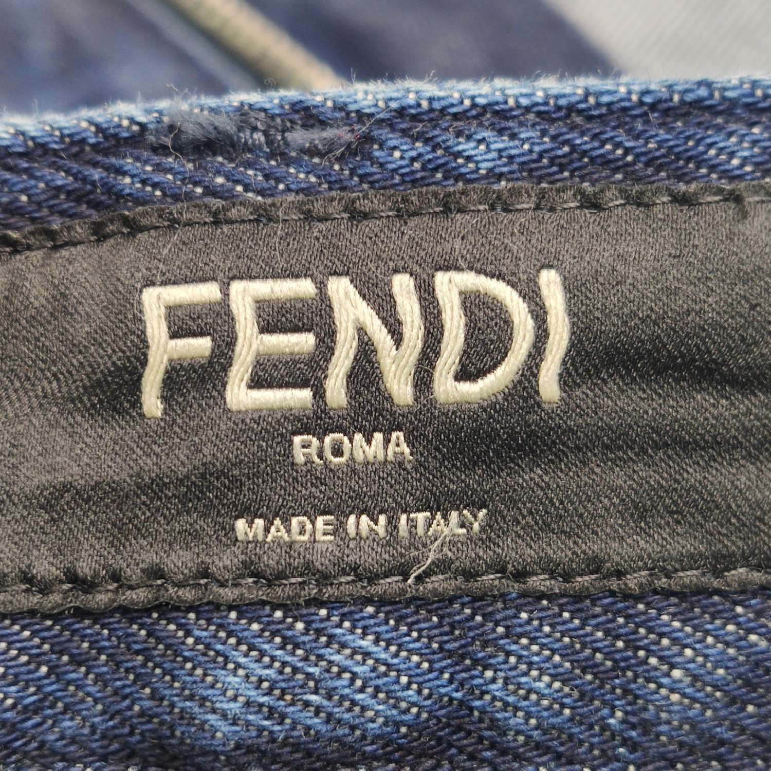 Fendi Fendi Crocodile Detail Denim Jeans Size 30 Size US 30 / EU 46 - 8 Thumbnail
