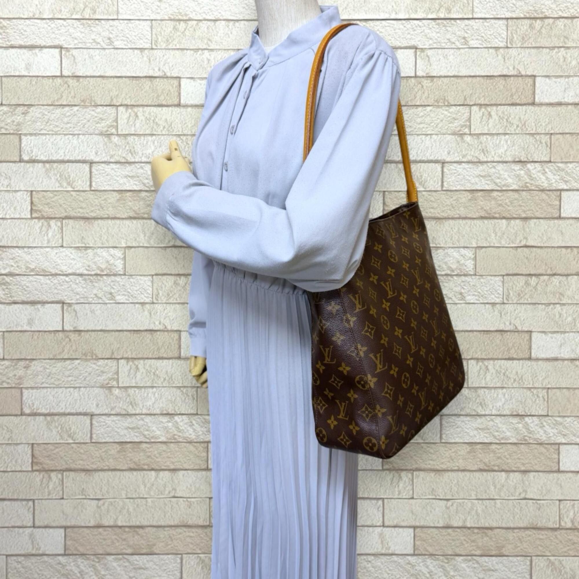 Louis Vuitton Louis Vuitton Looping GM Monogram Shoulder Bag, Canvas M51145 Brown, Women's LOUIS VUITTON Size ONE SIZE - 2 Thumbnail