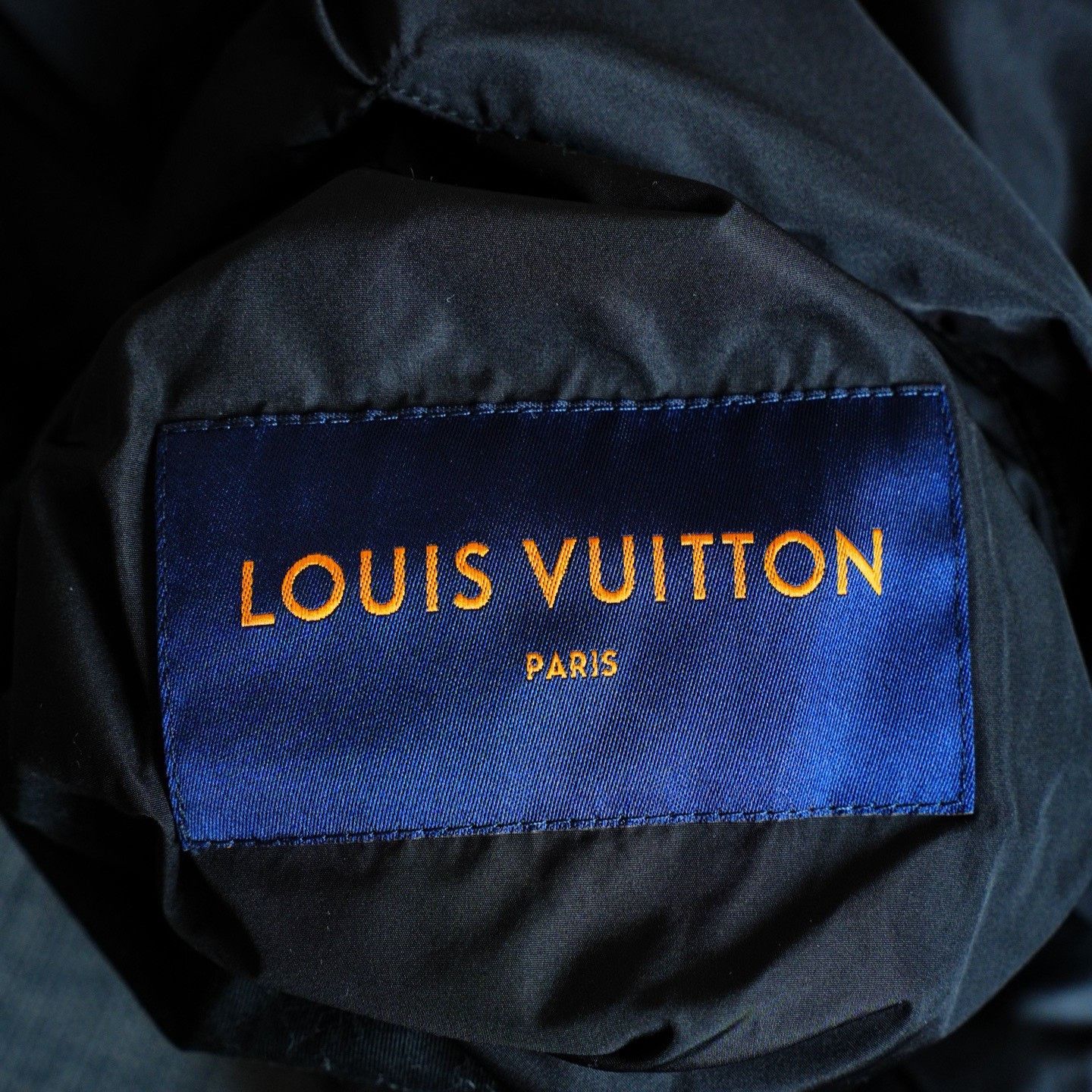 Louis Vuitton Louis Vuitton Black Heavy Coat m Men Size US M / EU 48-50 / 2 - 4 Thumbnail