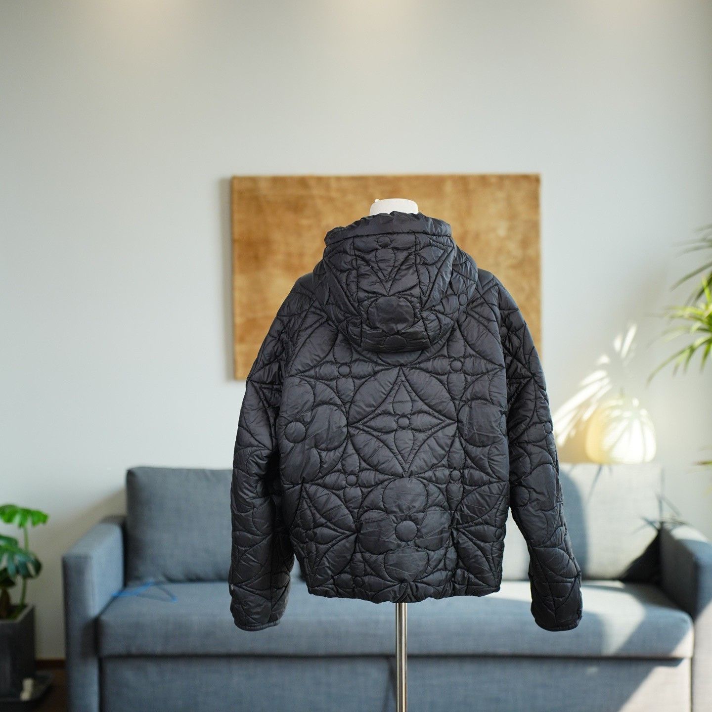 Louis Vuitton Louis Vuitton Black Heavy Coat m Men Size US M / EU 48-50 / 2 - 2 Thumbnail