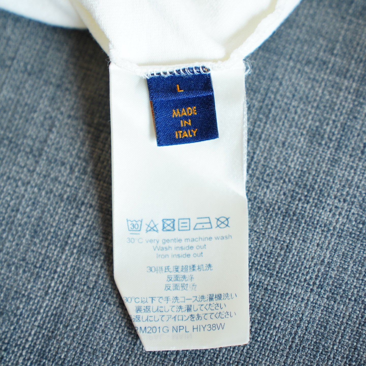 Louis Vuitton Louis Vuitton Retro Printed White T-Shirt l Men Size US L / EU 52-54 / 3 - 3 Thumbnail