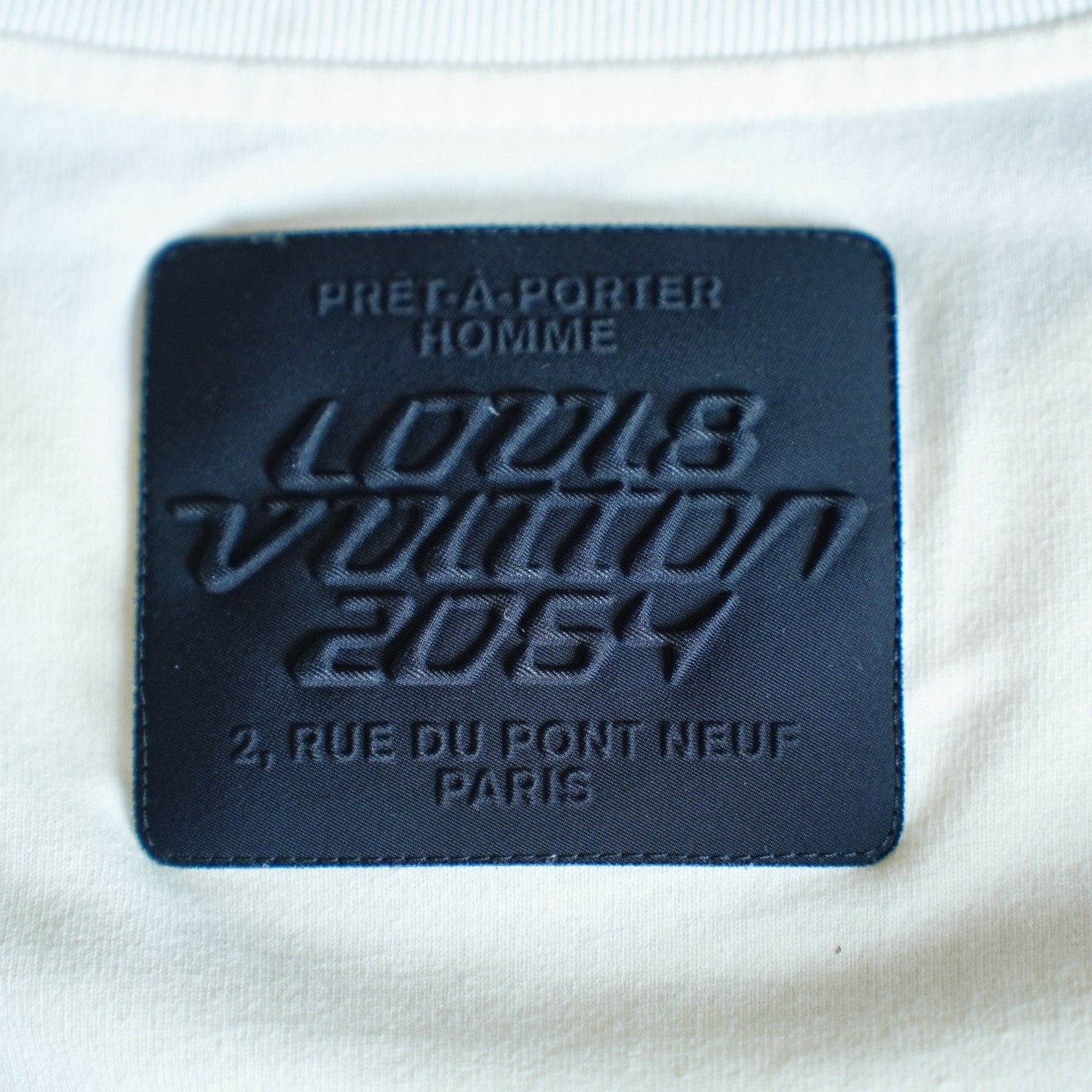 Louis Vuitton Louis Vuitton Retro Printed White T-Shirt l Men Size US L / EU 52-54 / 3 - 4 Thumbnail