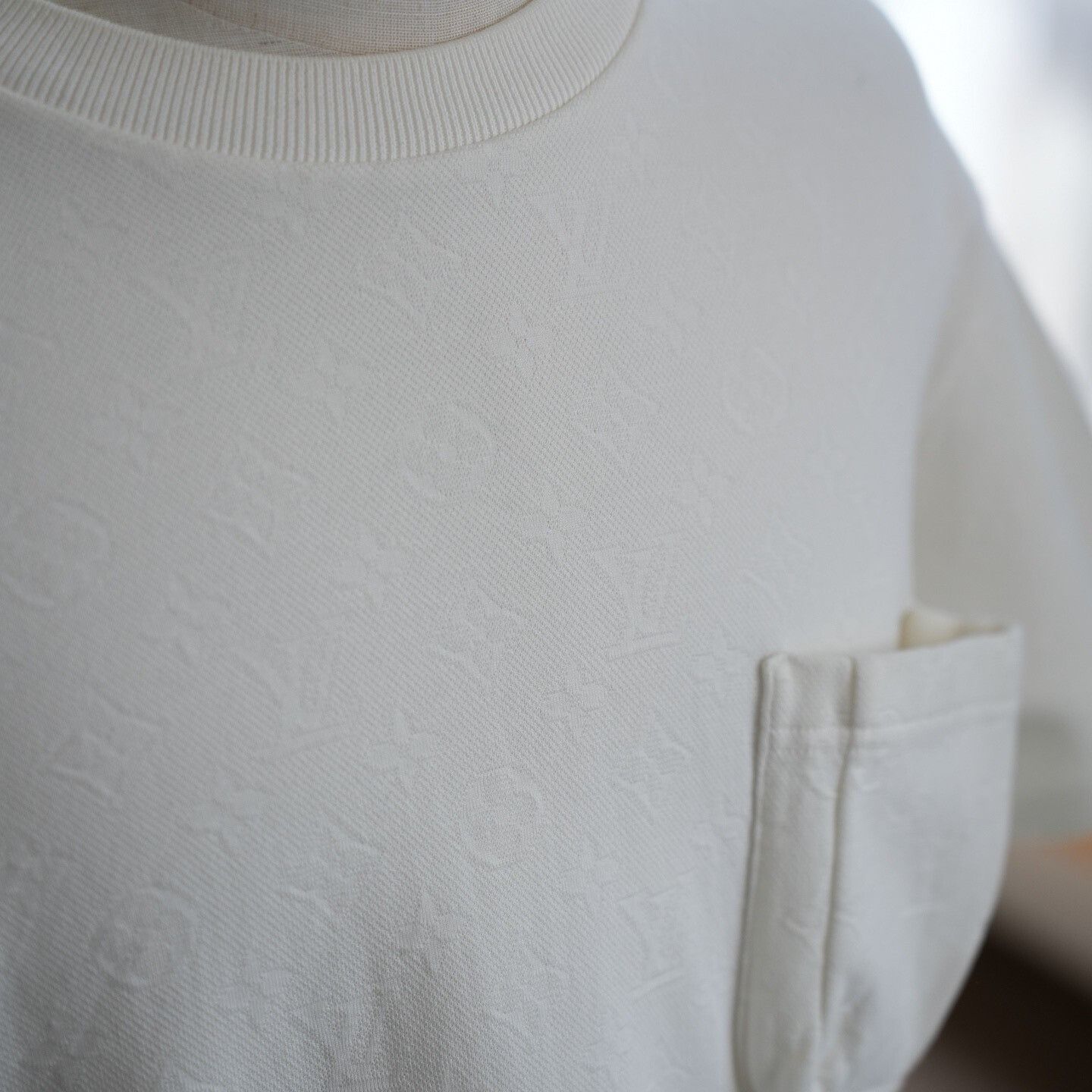 Louis Vuitton Louis Vuitton White T-Shirt l Men Size US L / EU 52-54 / 3 - 3 Thumbnail
