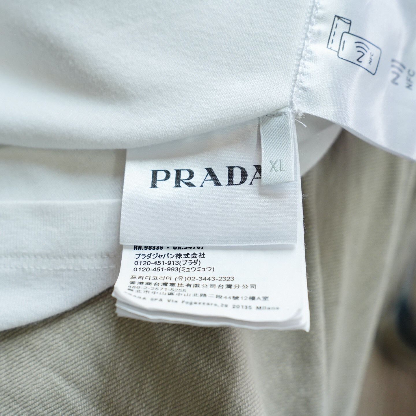 Prada Prada White T-Shirt xl Men Size US XL / EU 56 / 4 - 6 Thumbnail