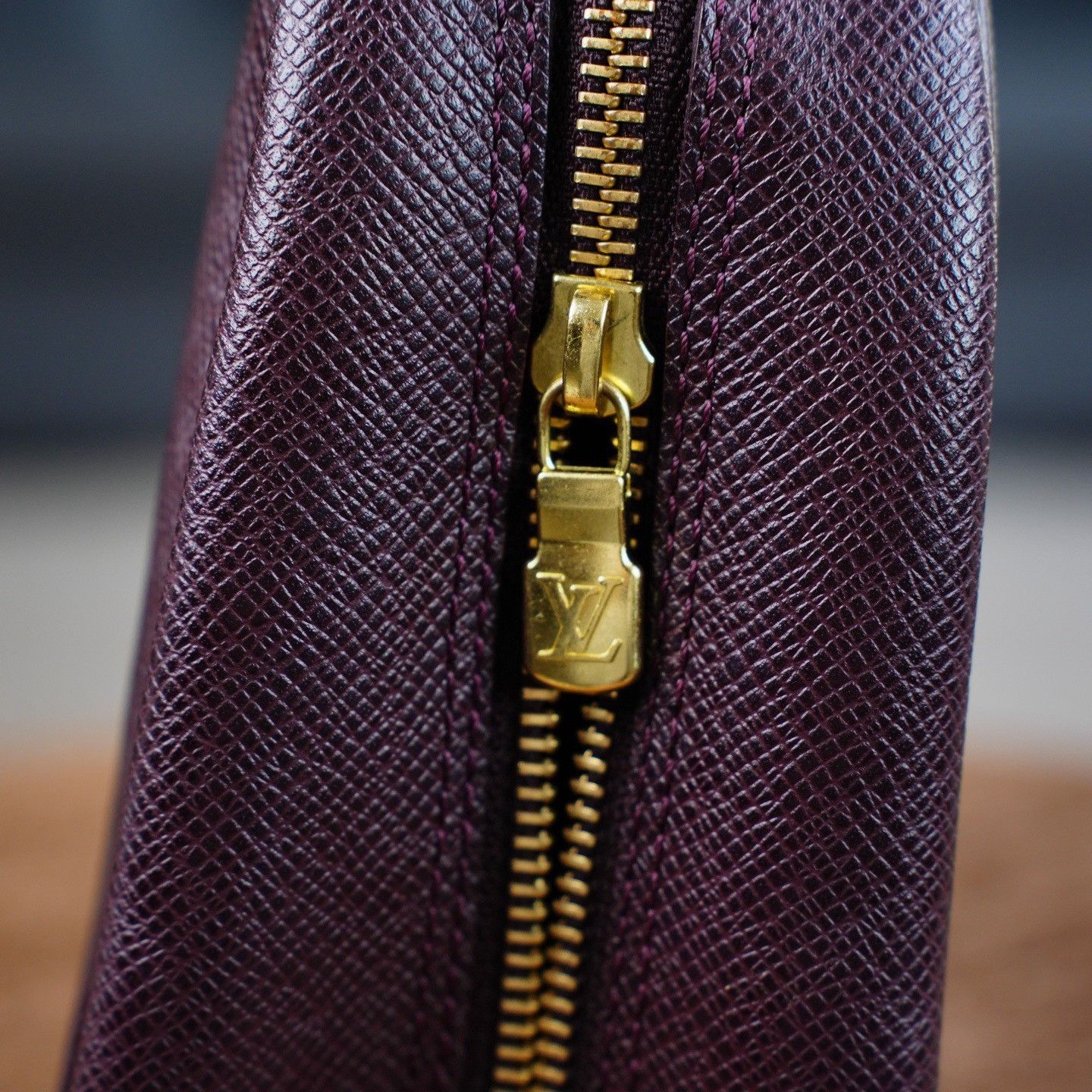Louis Vuitton Louis Vuitton Leather Red Shoulder Bag OS Women Size ONE SIZE - 5 Thumbnail