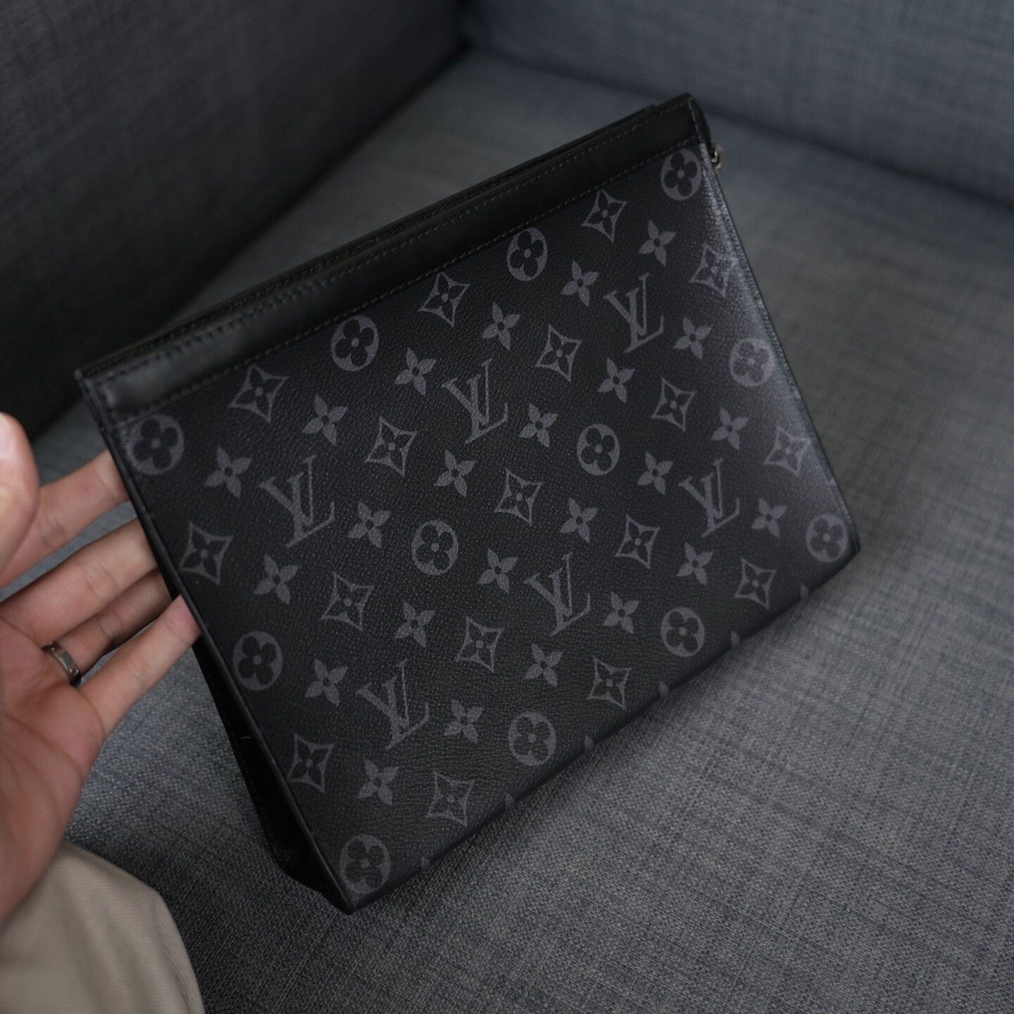 Louis Vuitton Louis Vuitton Black Bag one size Men Size ONE SIZE - 4 Thumbnail