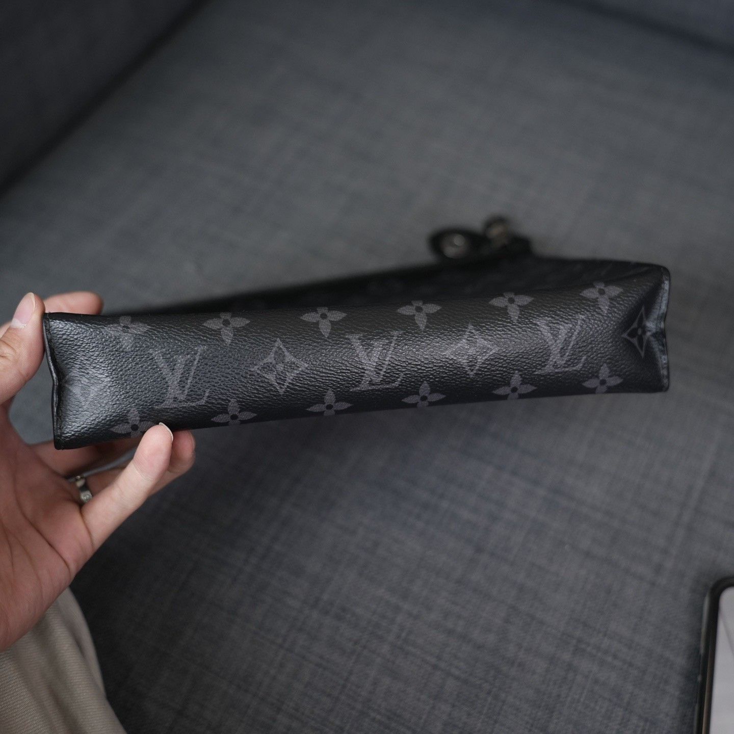 Louis Vuitton Louis Vuitton Black Bag one size Men Size ONE SIZE - 6 Thumbnail