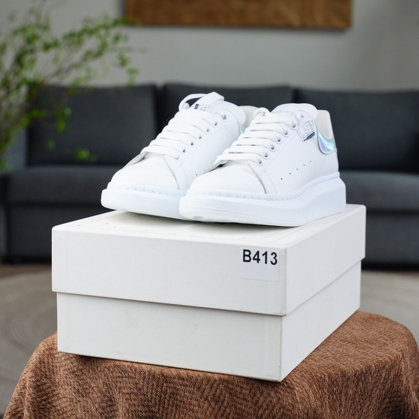 Alexander McQueen Alexander McQueen White Lowtop Sneakers 7 Men Size US 7 / EU 40 - 8 Thumbnail