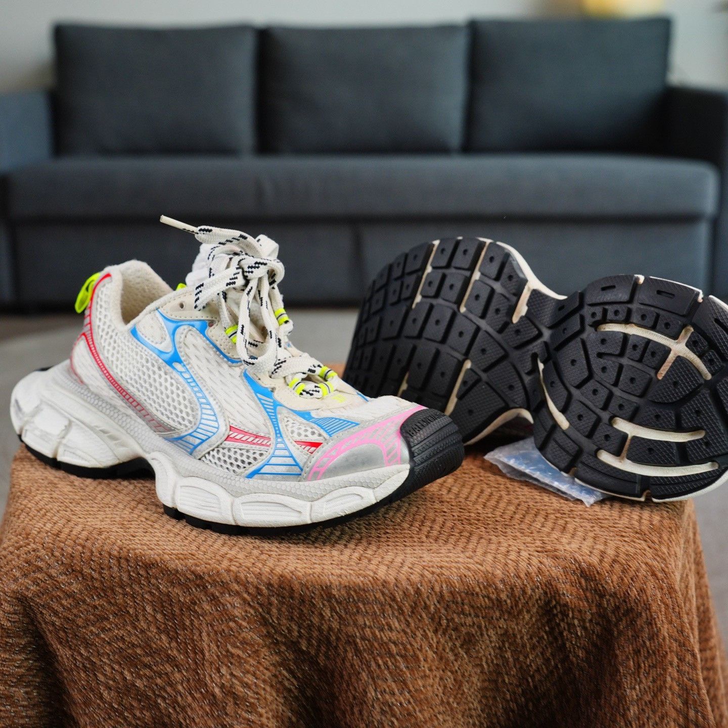 Balenciaga Balenciaga Blue Lowtop Sneakers us_7 Women Size US 7 / IT 37 - 8 Thumbnail