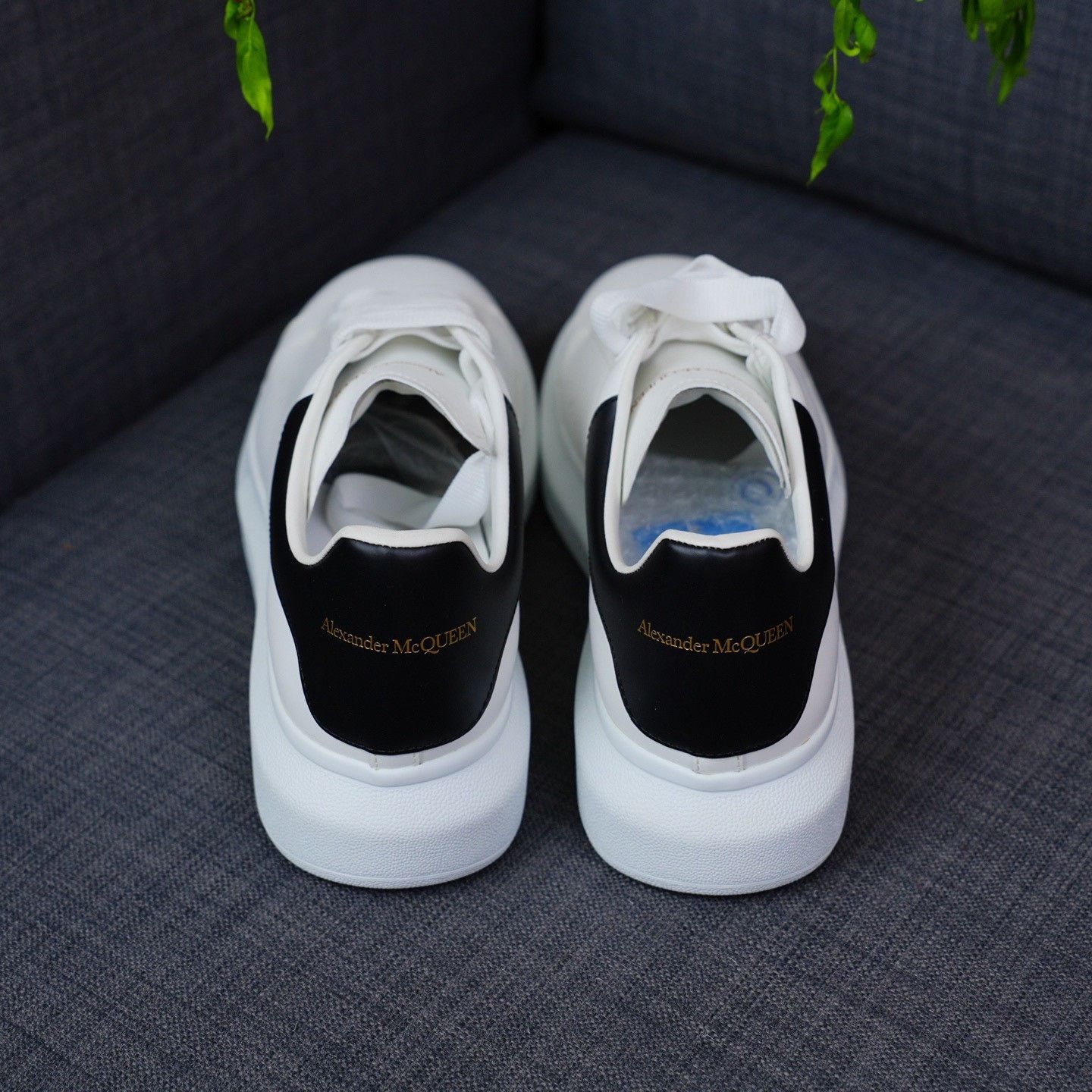 Alexander McQueen Alexander McQueen White Lowtop Sneakers 8 Men Size US 8 / EU 41 - 4 Thumbnail