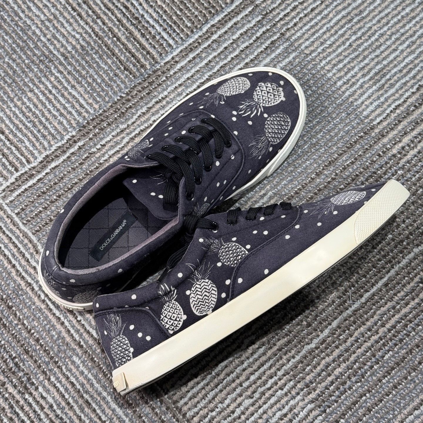 Dolce & Gabbana Dolce & Gabbana Canvas Graphic Lowtop Sneakers 9 Men Size US 9 / EU 42 - 3 Thumbnail
