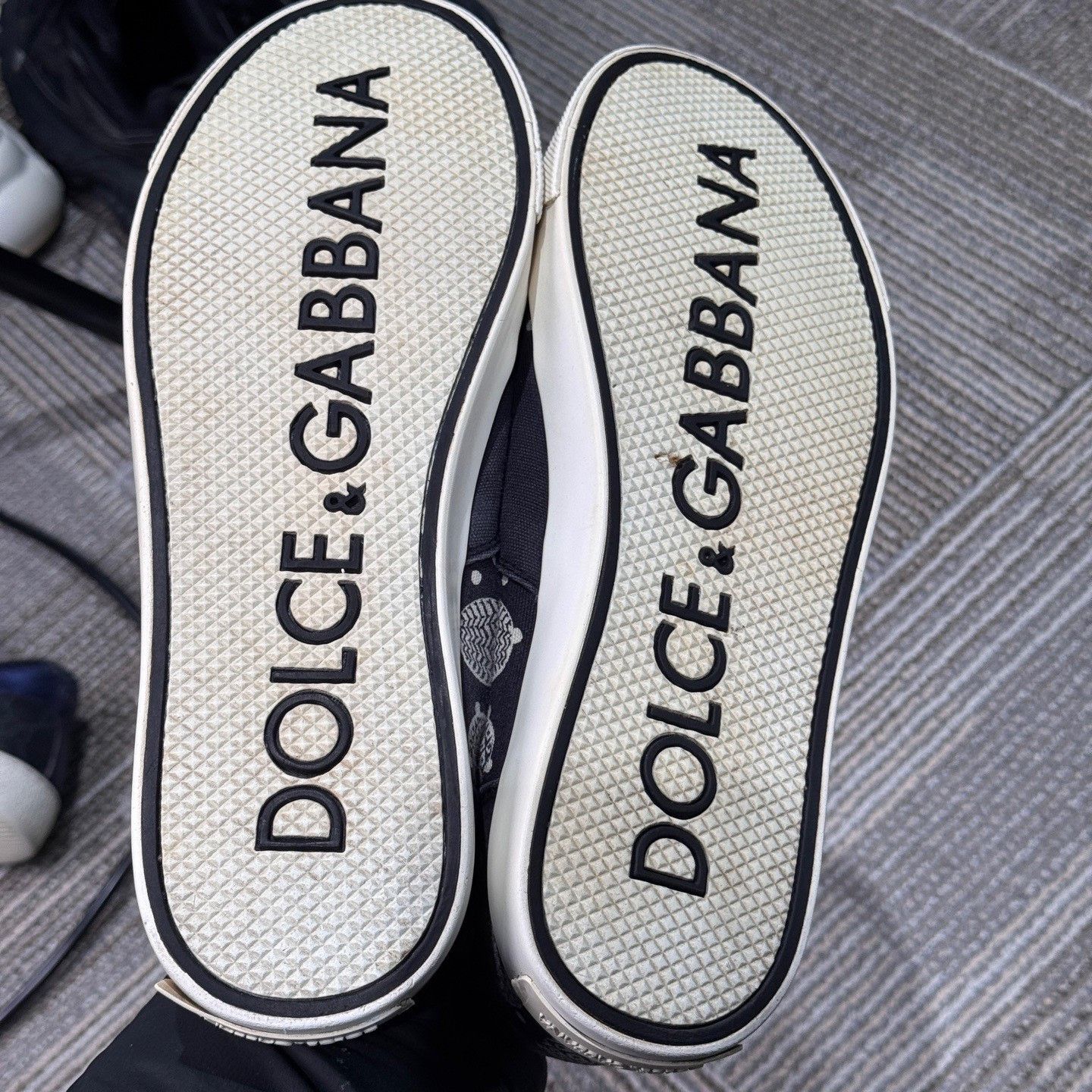 Dolce & Gabbana Dolce & Gabbana Canvas Graphic Lowtop Sneakers 9 Men Size US 9 / EU 42 - 5 Thumbnail