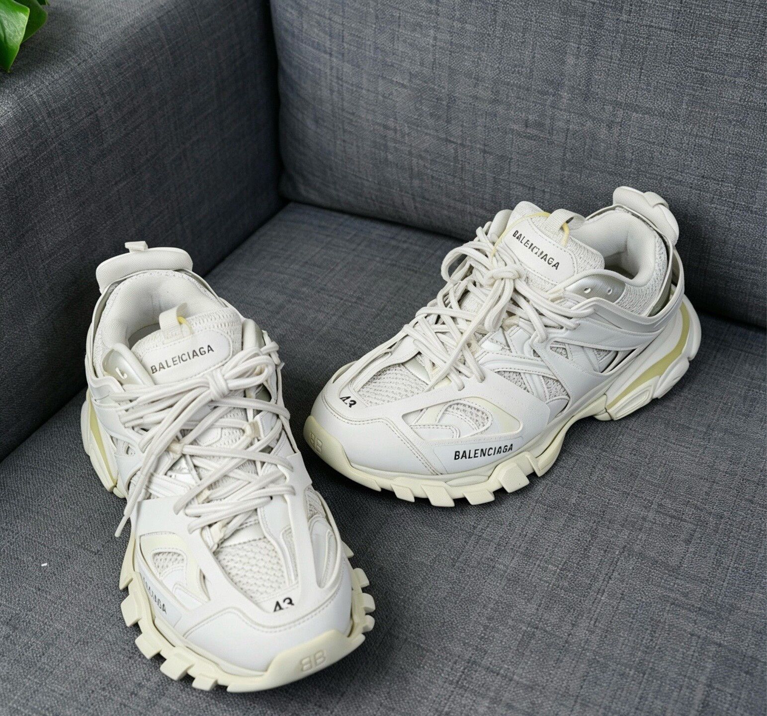 Balenciaga Balenciaga White Lowtop Sneakers 10 Men Size US 10 / EU 43 - 6 Thumbnail