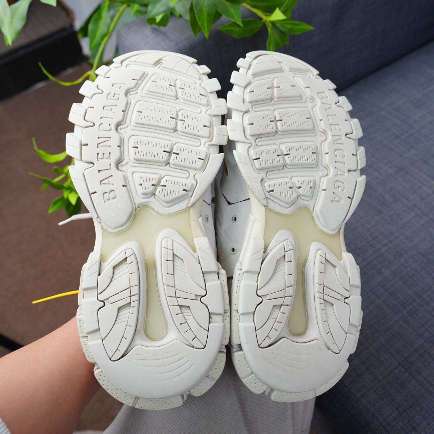 Balenciaga Balenciaga White Lowtop Sneakers 10 Men Size US 10 / EU 43 - 9 Thumbnail