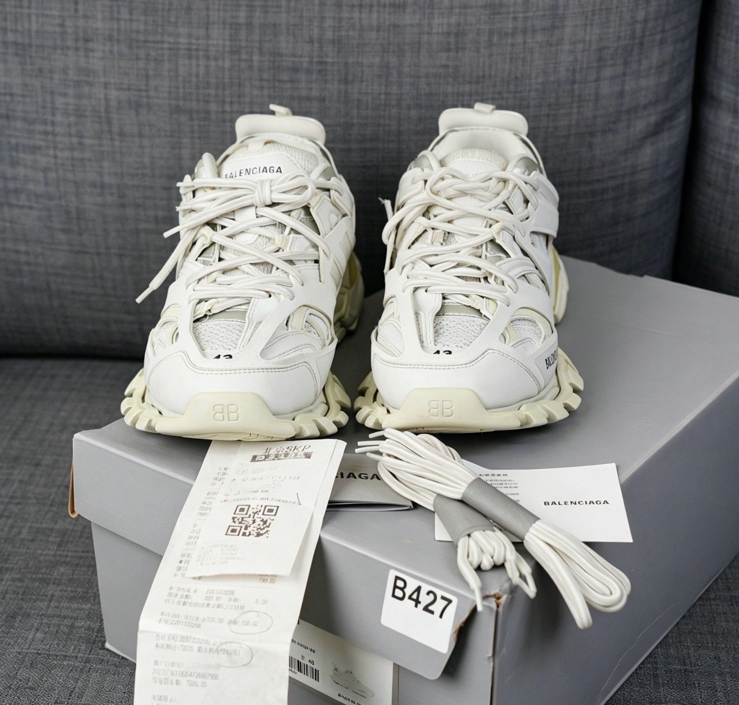 Balenciaga Balenciaga White Lowtop Sneakers 10 Men Size US 10 / EU 43 - 4 Thumbnail