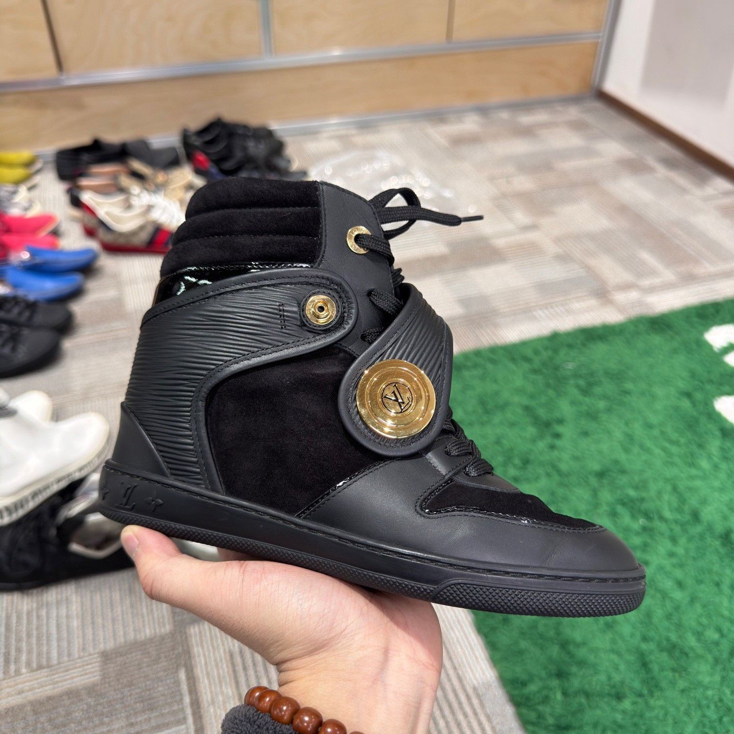 Louis Vuitton Louis Vuitton Retro Black Hitop Sneakers us_7 Women Size US 7 / IT 37 - 2 Thumbnail
