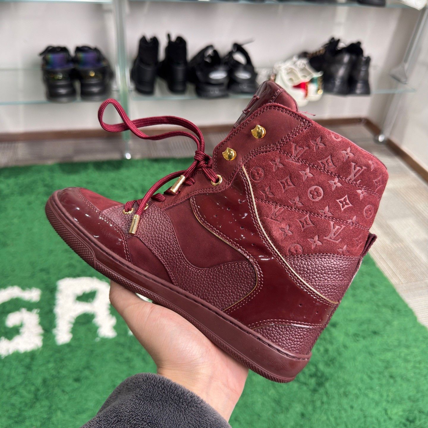 Louis Vuitton Louis Vuitton Suede Red Hitop Sneakers us_7 Women Size US 7 / IT 37 - 5 Thumbnail